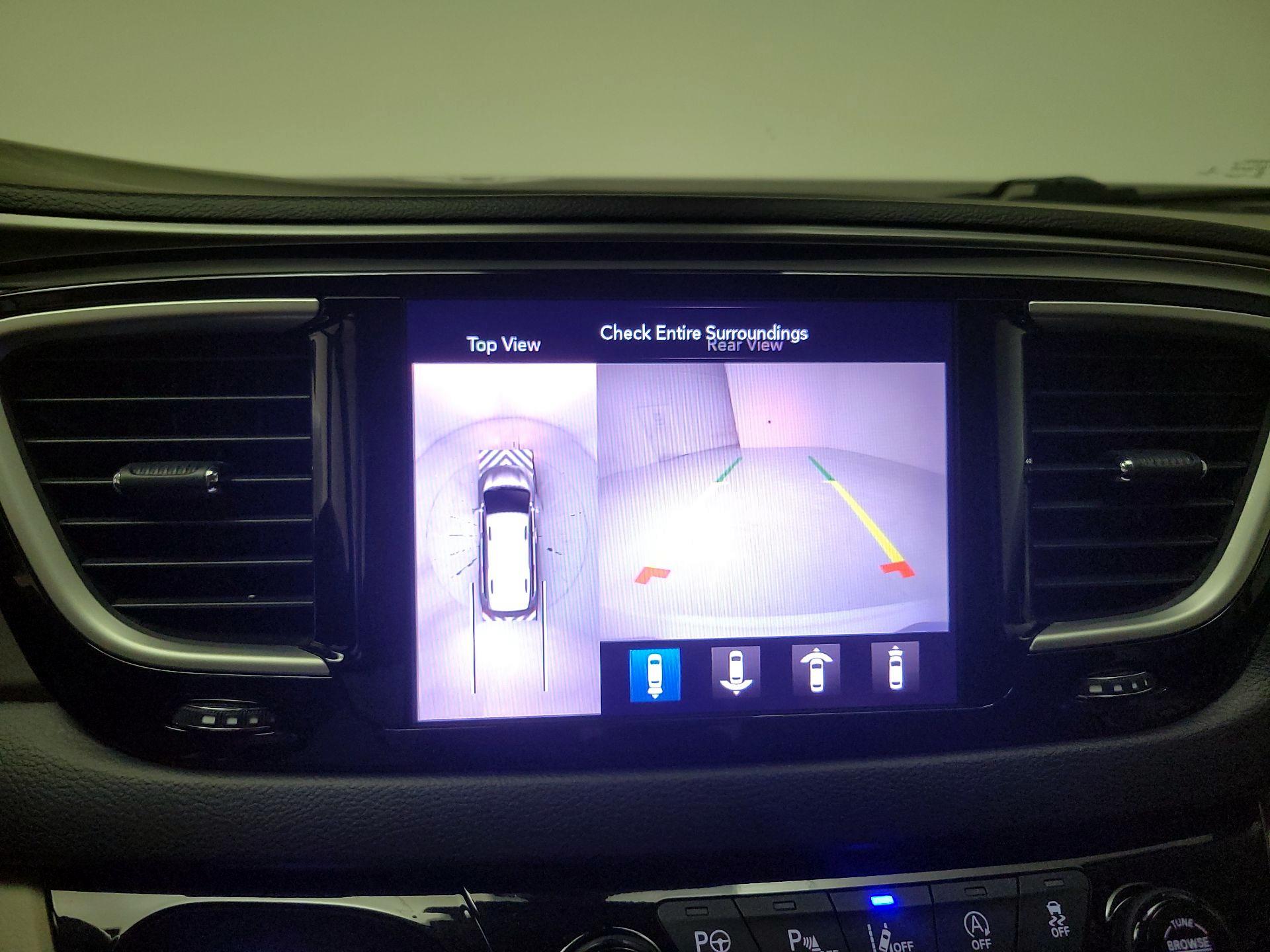 Thumbnail: 2020 Chrysler Pacifica - 15