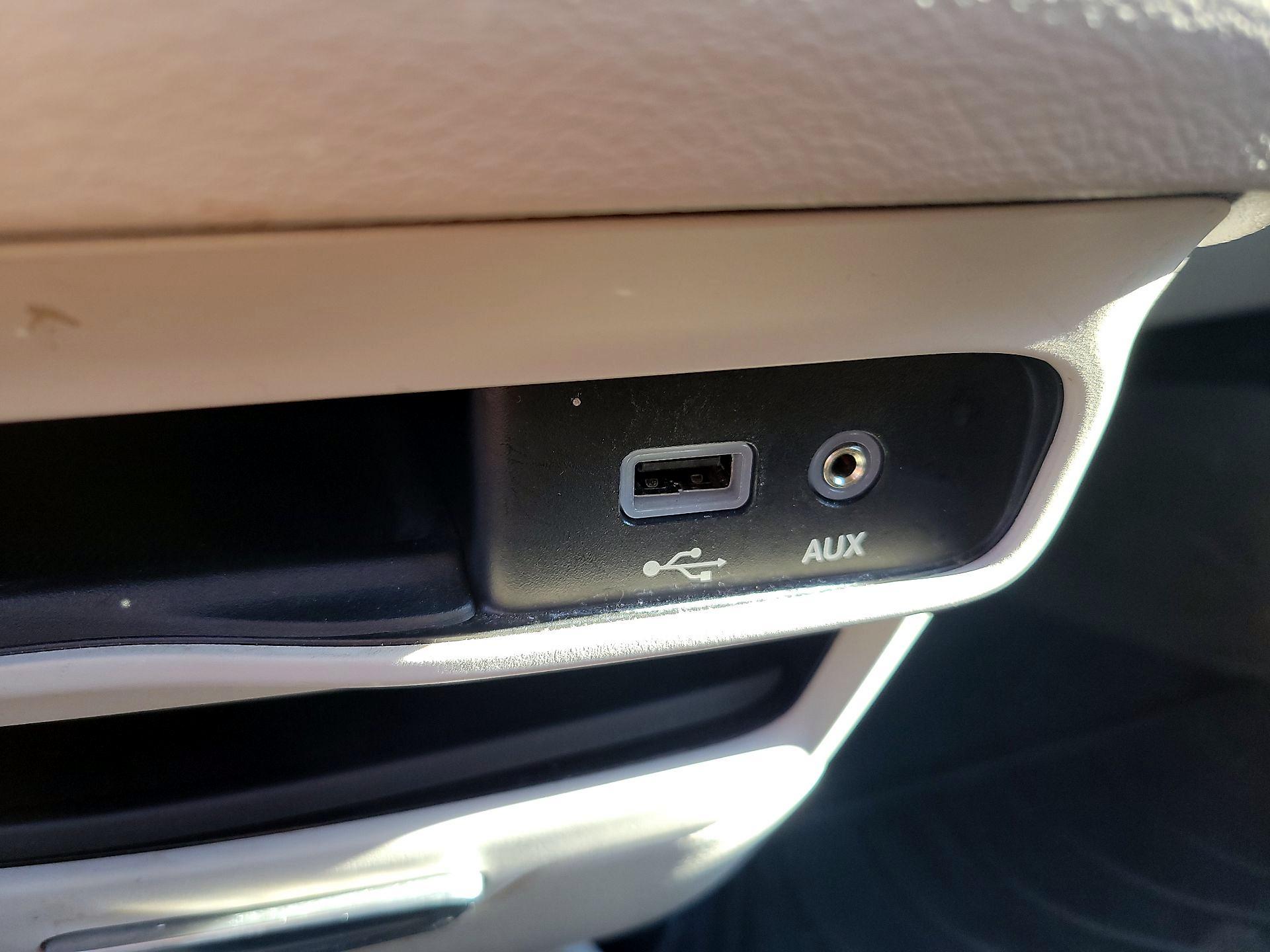 Thumbnail: 2020 Chrysler Pacifica - 19