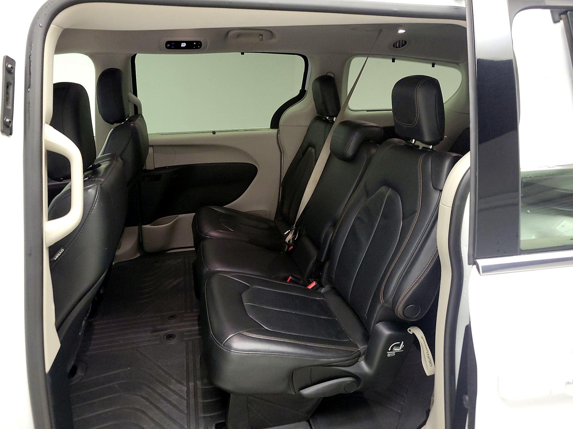 Thumbnail: 2020 Chrysler Pacifica - 20