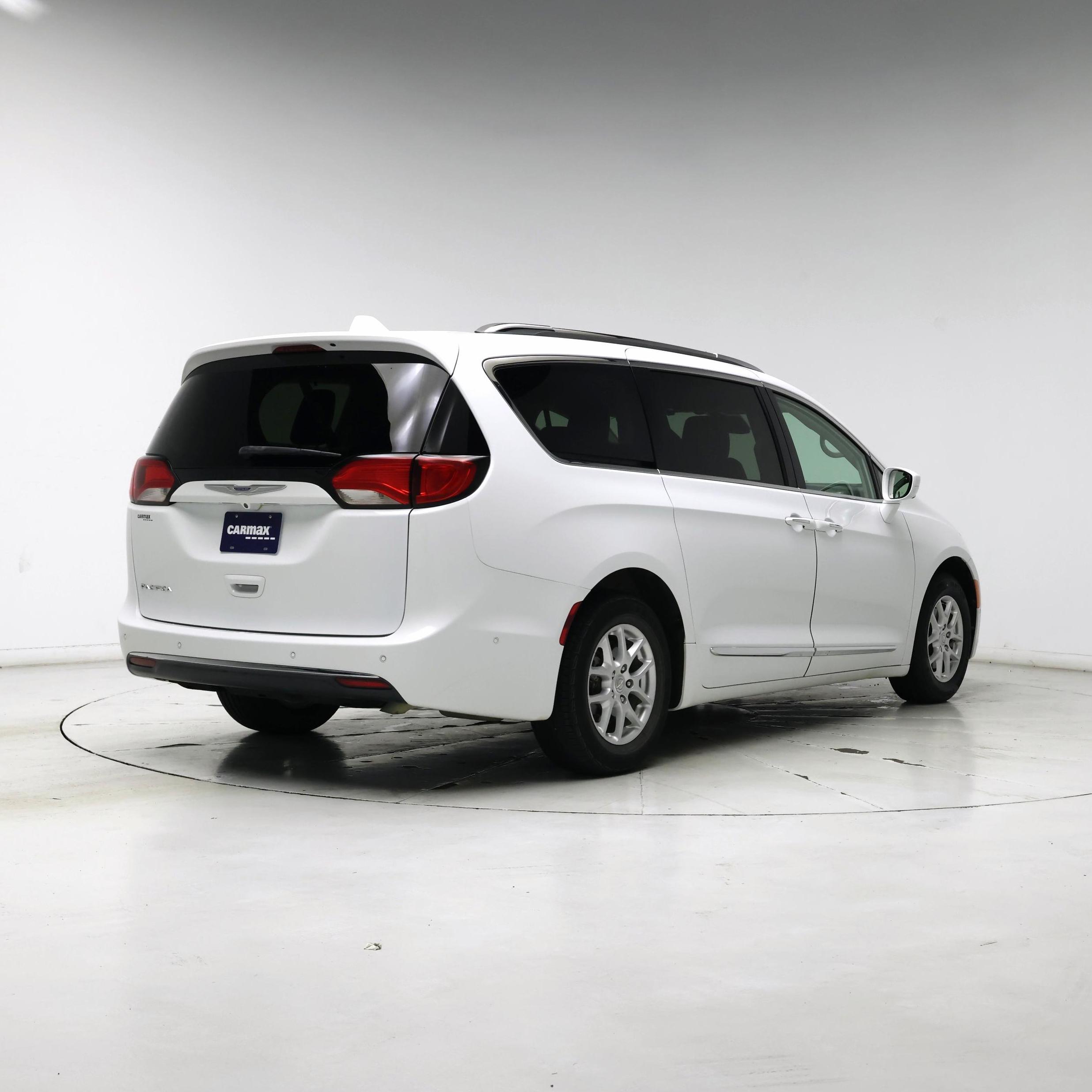 Thumbnail: 2020 Chrysler Pacifica - 8