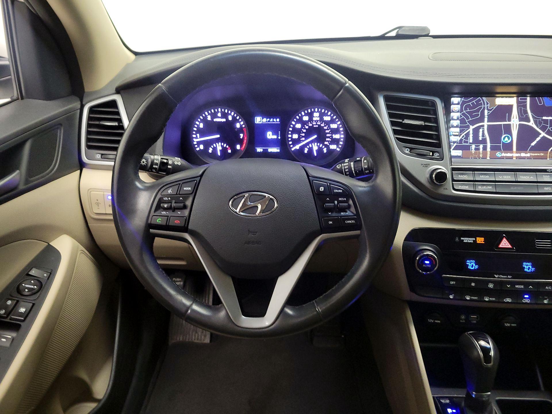 Thumbnail: 2016 Hyundai Tucson - 10