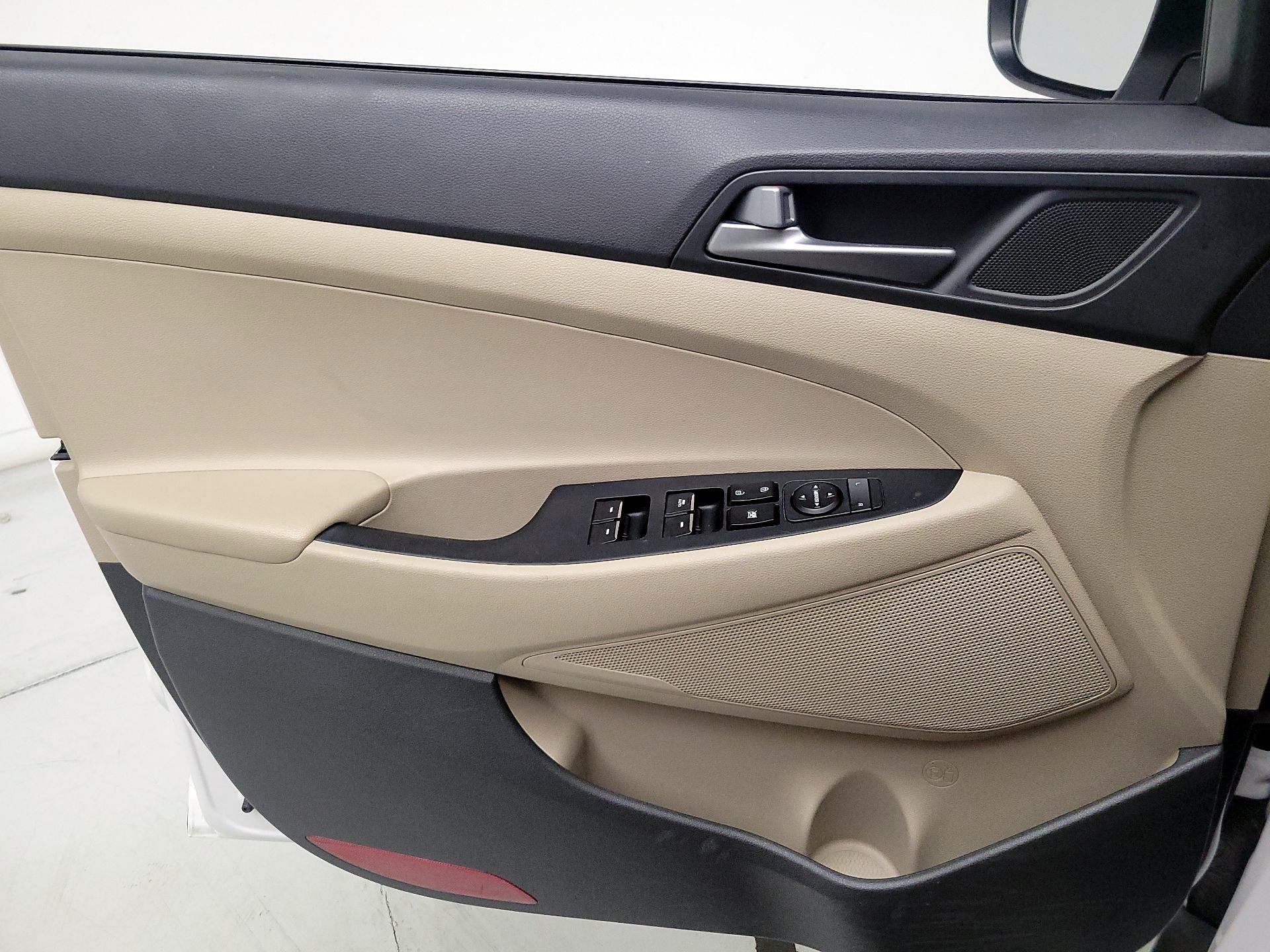 Thumbnail: 2016 Hyundai Tucson - 12