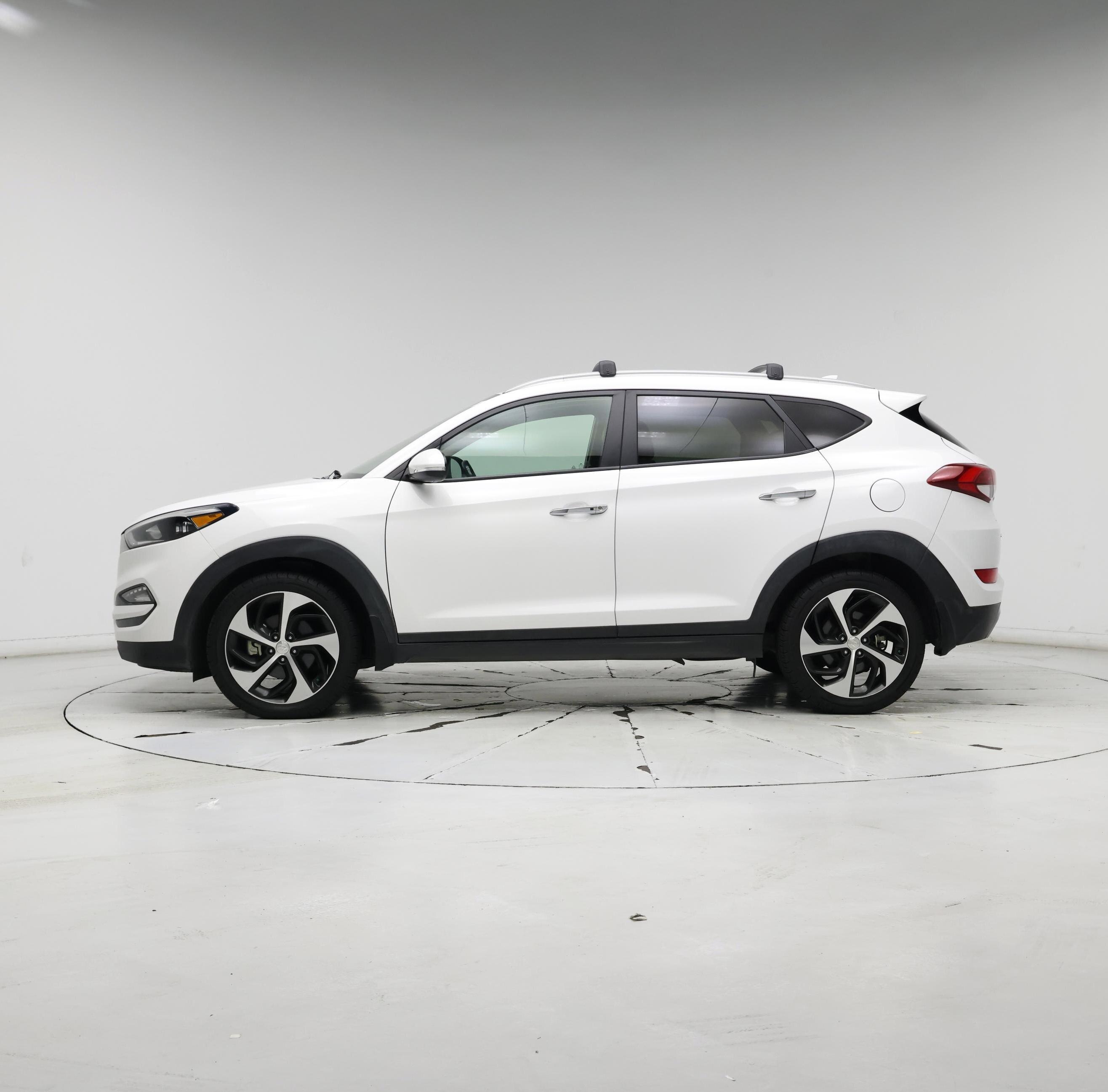 Thumbnail: 2016 Hyundai Tucson - 3