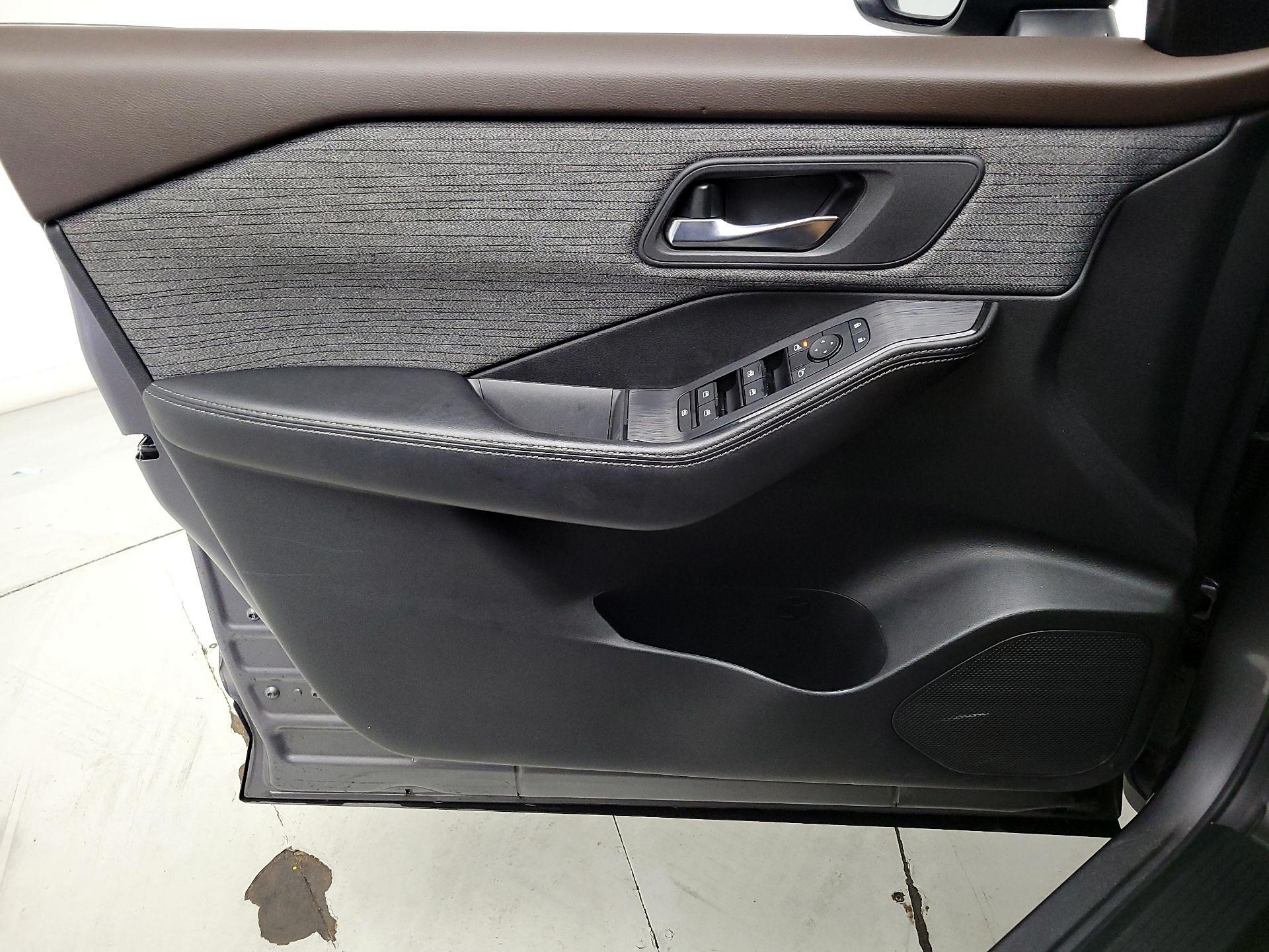 Thumbnail: 2023 Nissan Rogue - 12