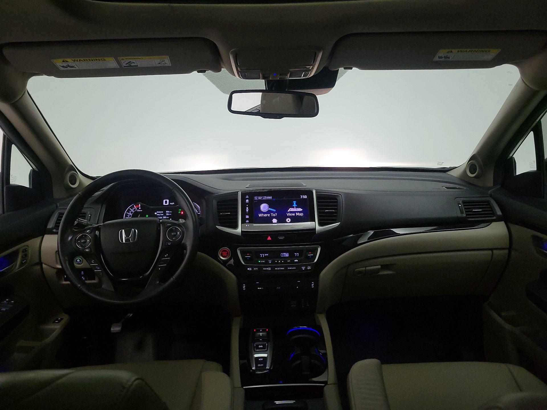 Thumbnail: 2017 Honda Pilot - 9