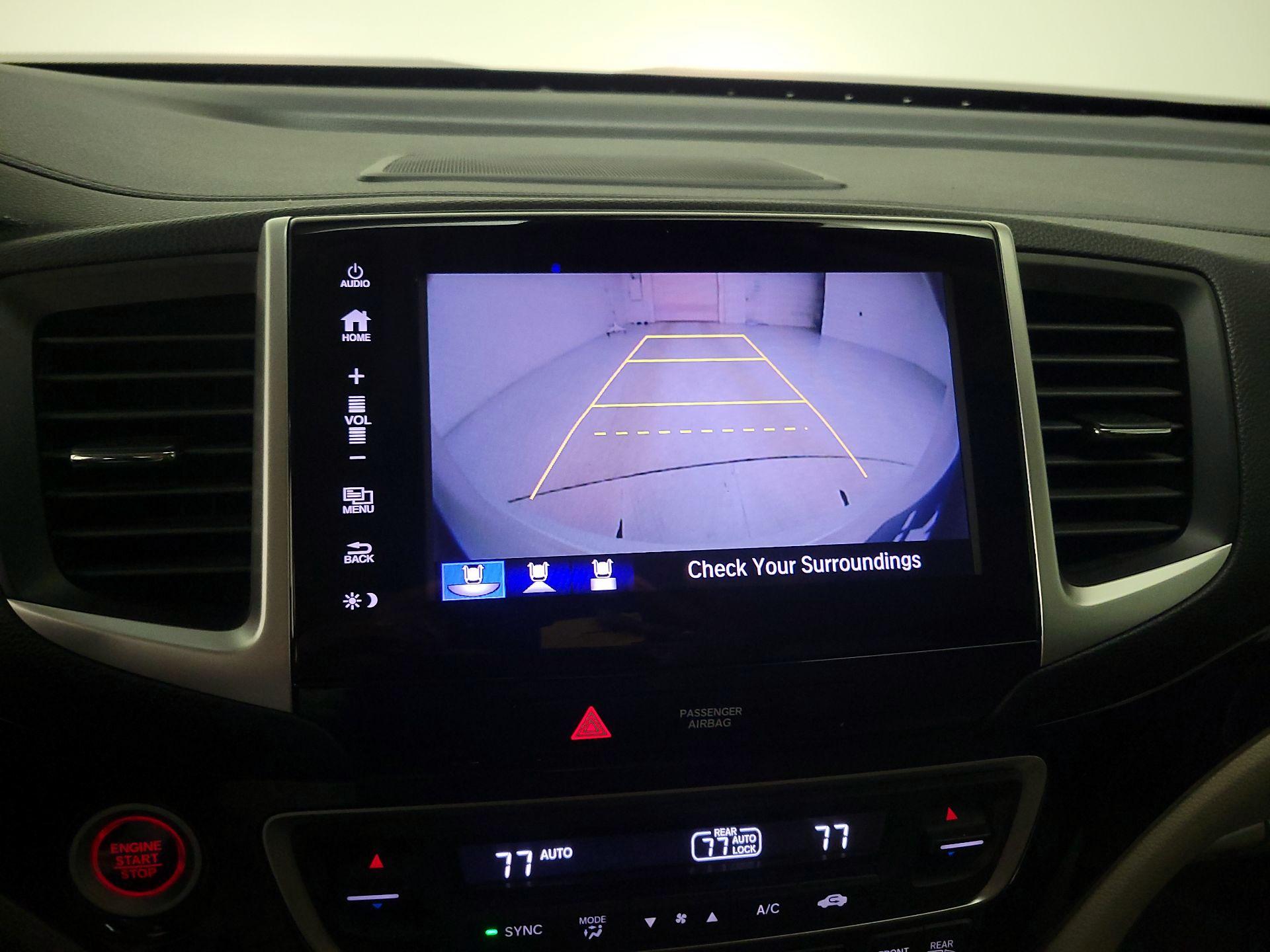 Thumbnail: 2017 Honda Pilot - 15
