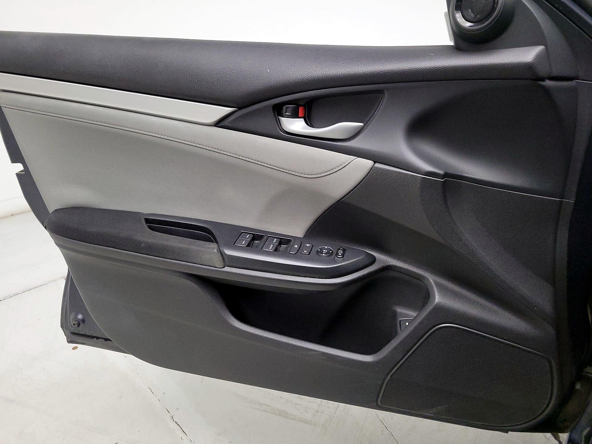 Thumbnail: 2016 Honda Civic - 12