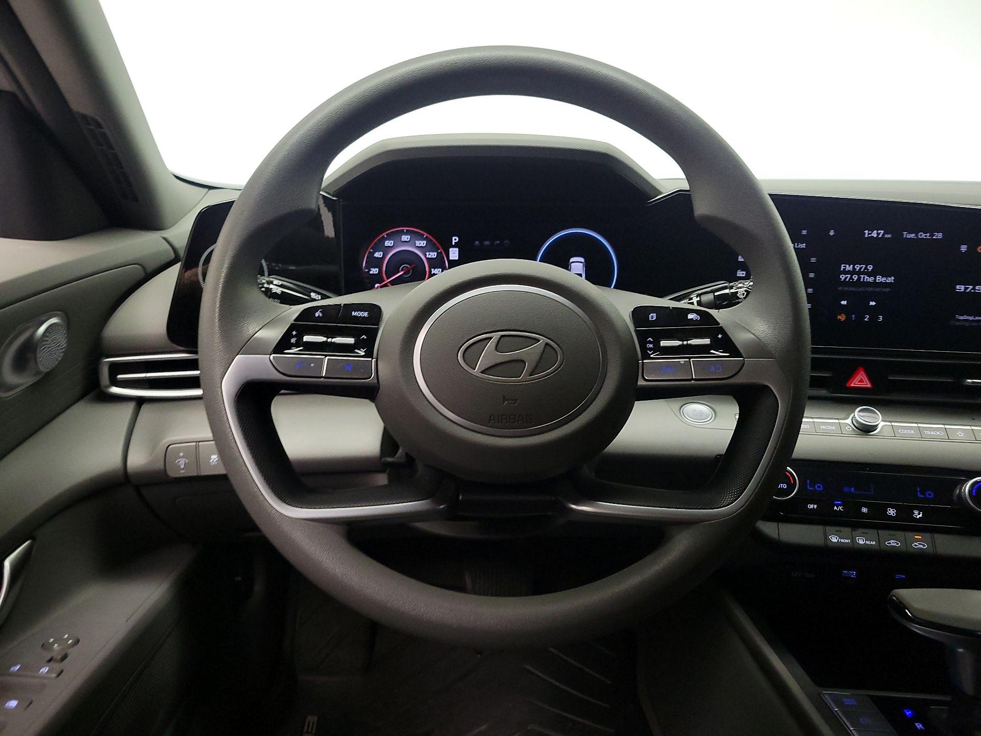 Thumbnail: 2024 Hyundai Elantra - 10