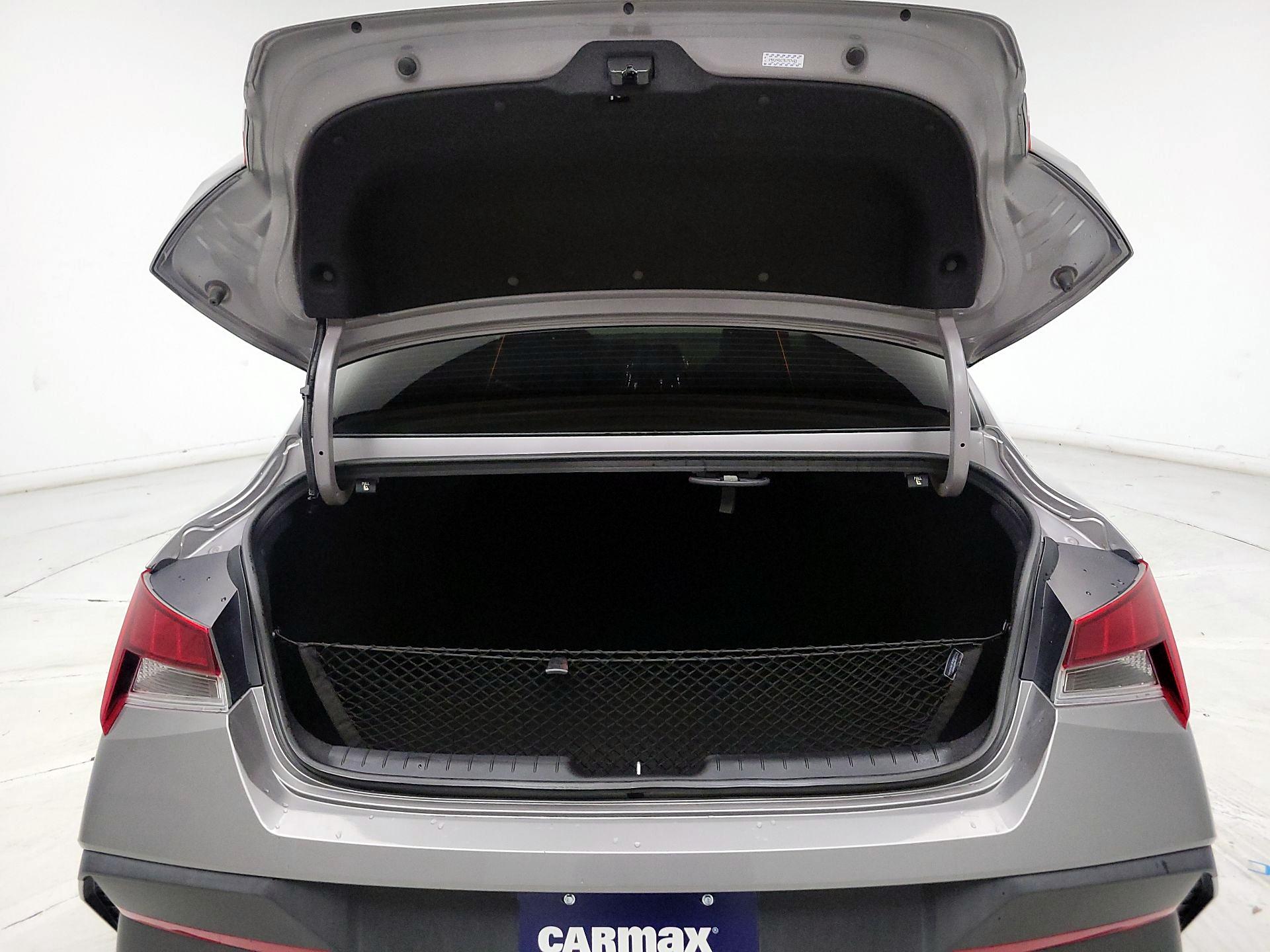 Thumbnail: 2024 Hyundai Elantra - 19