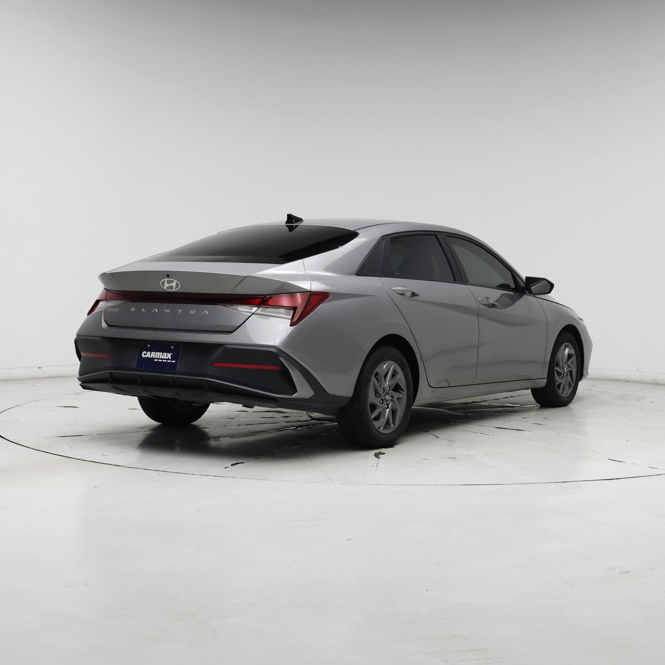 Thumbnail: 2024 Hyundai Elantra - 8