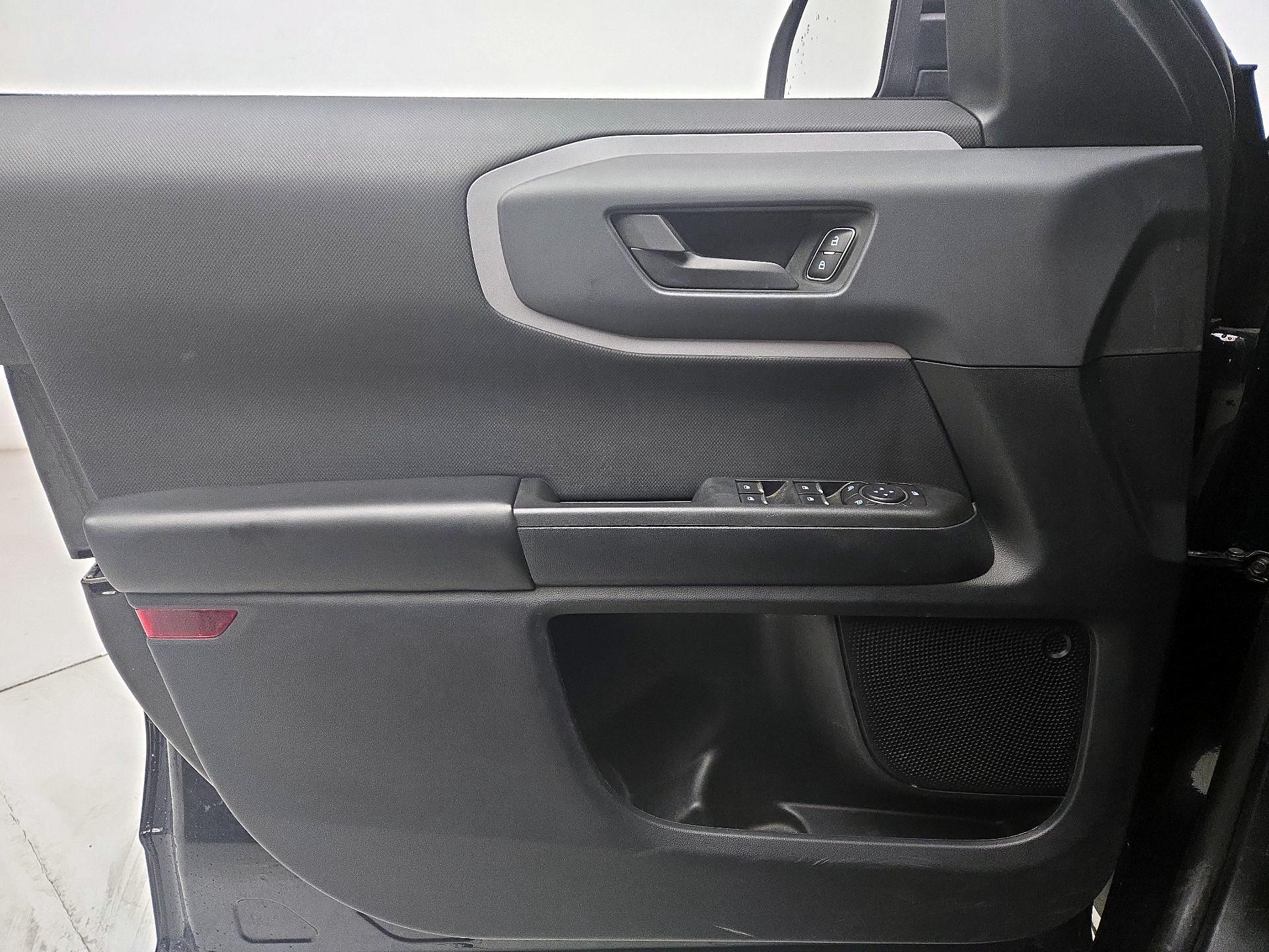 Thumbnail: 2022 Ford Bronco Sport - 12