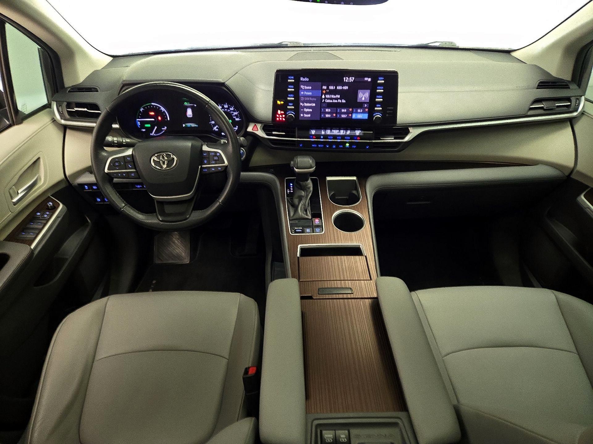 Thumbnail: 2021 Toyota Sienna - 9