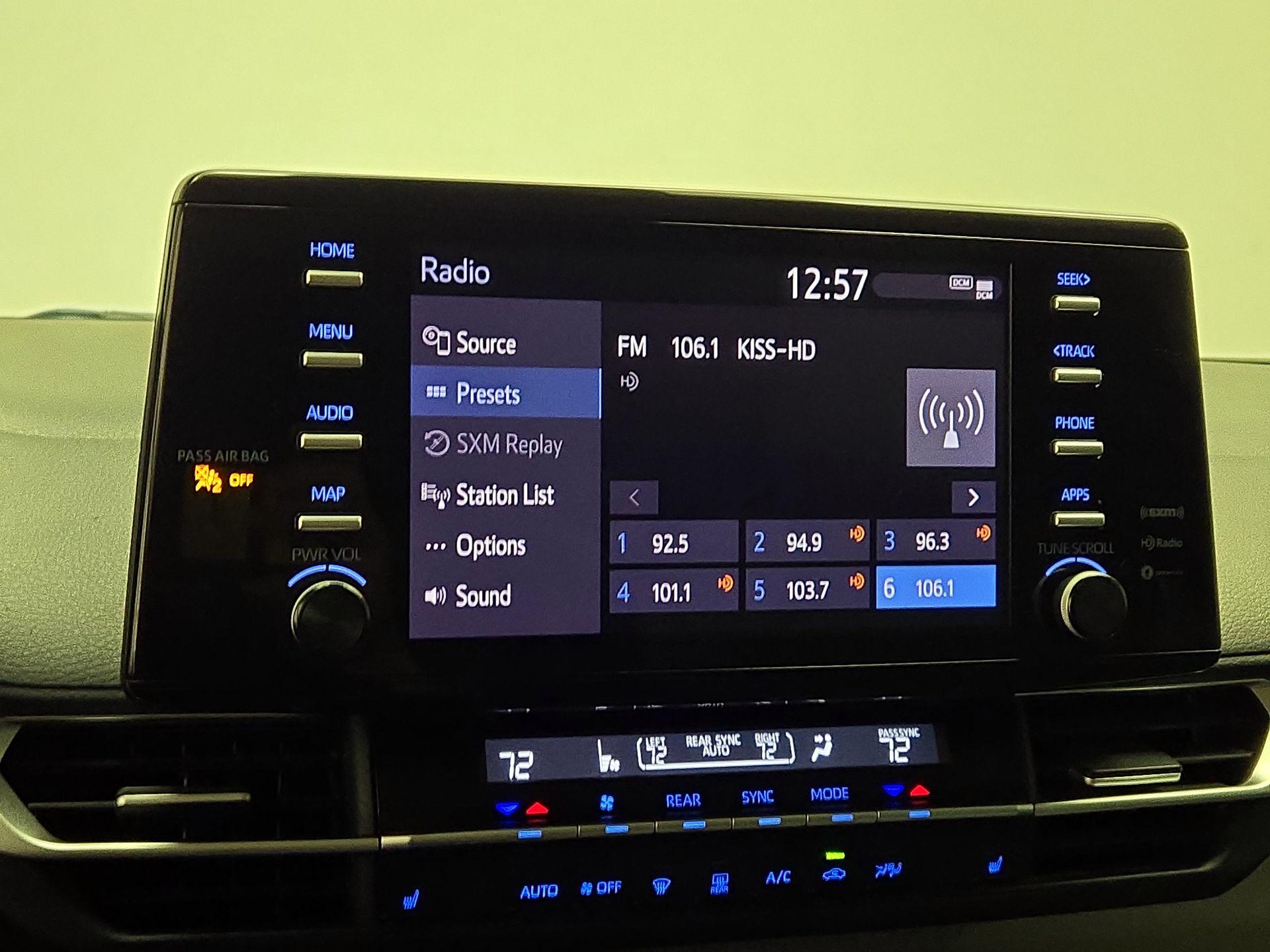 Thumbnail: 2021 Toyota Sienna - 15