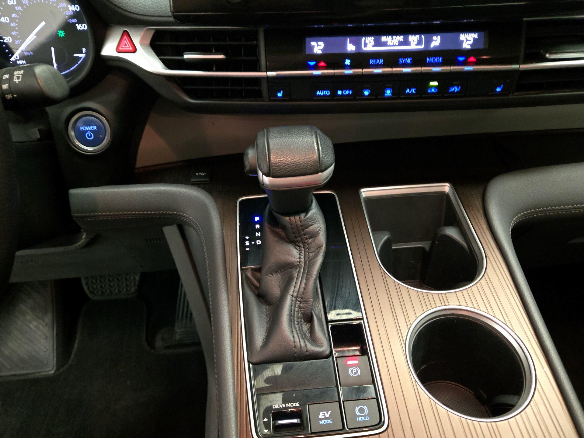 Thumbnail: 2021 Toyota Sienna - 17