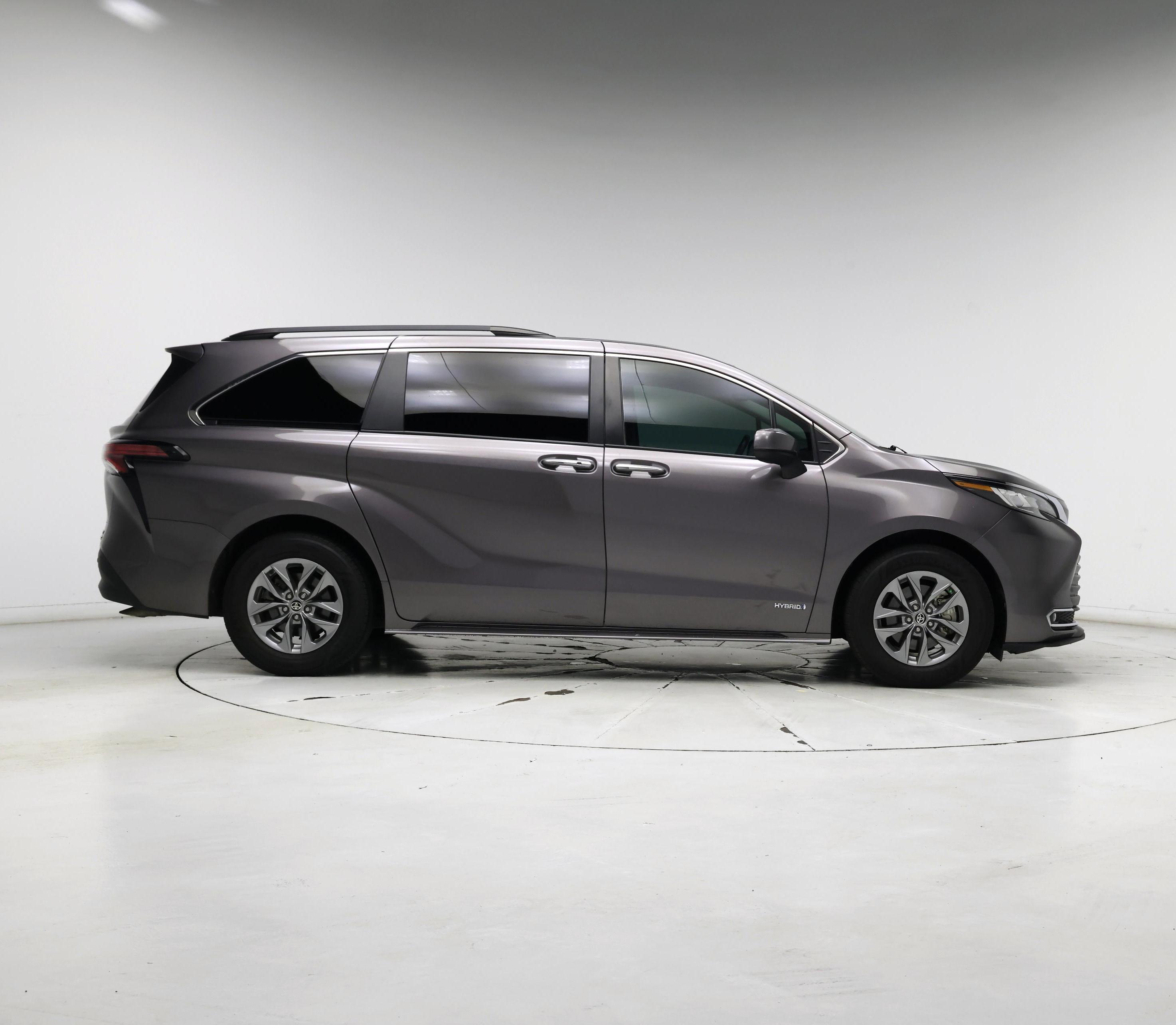 Thumbnail: 2021 Toyota Sienna - 7