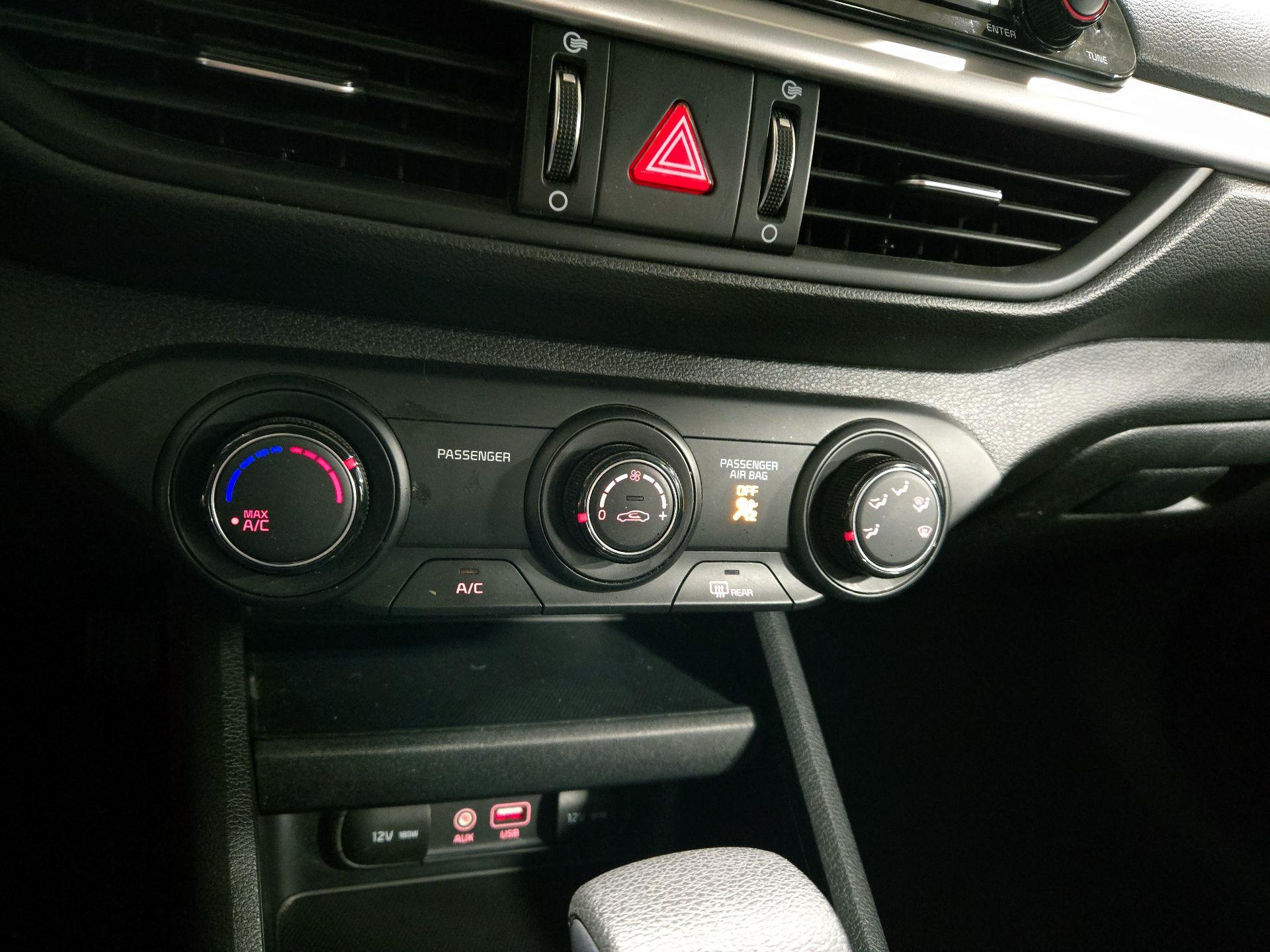 Thumbnail: 2020 Kia Forte - 16