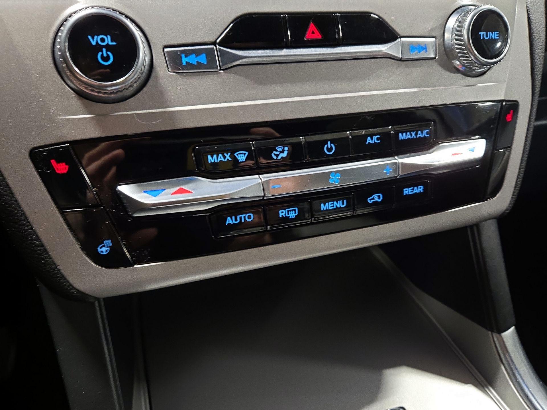 Thumbnail: 2023 Ford Explorer - 17