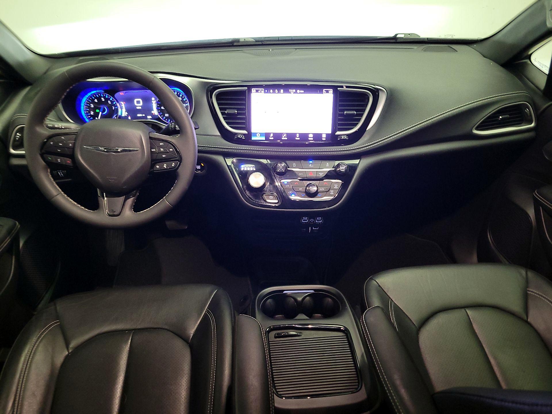 Thumbnail: 2022 Chrysler Pacifica - 9