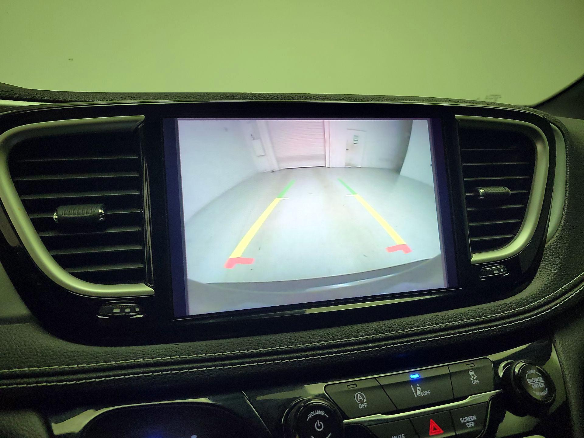 Thumbnail: 2022 Chrysler Pacifica - 14