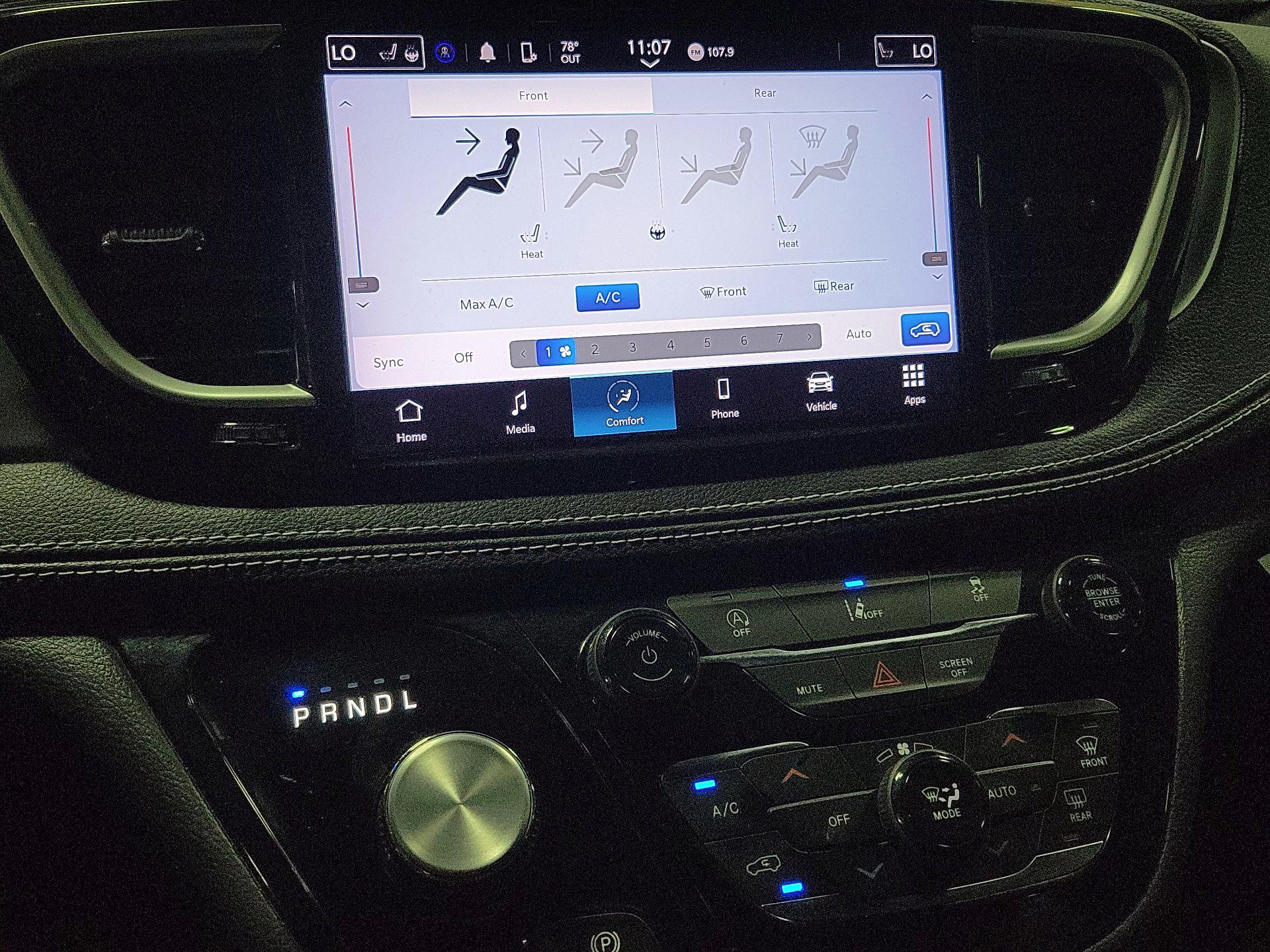 Thumbnail: 2022 Chrysler Pacifica - 16