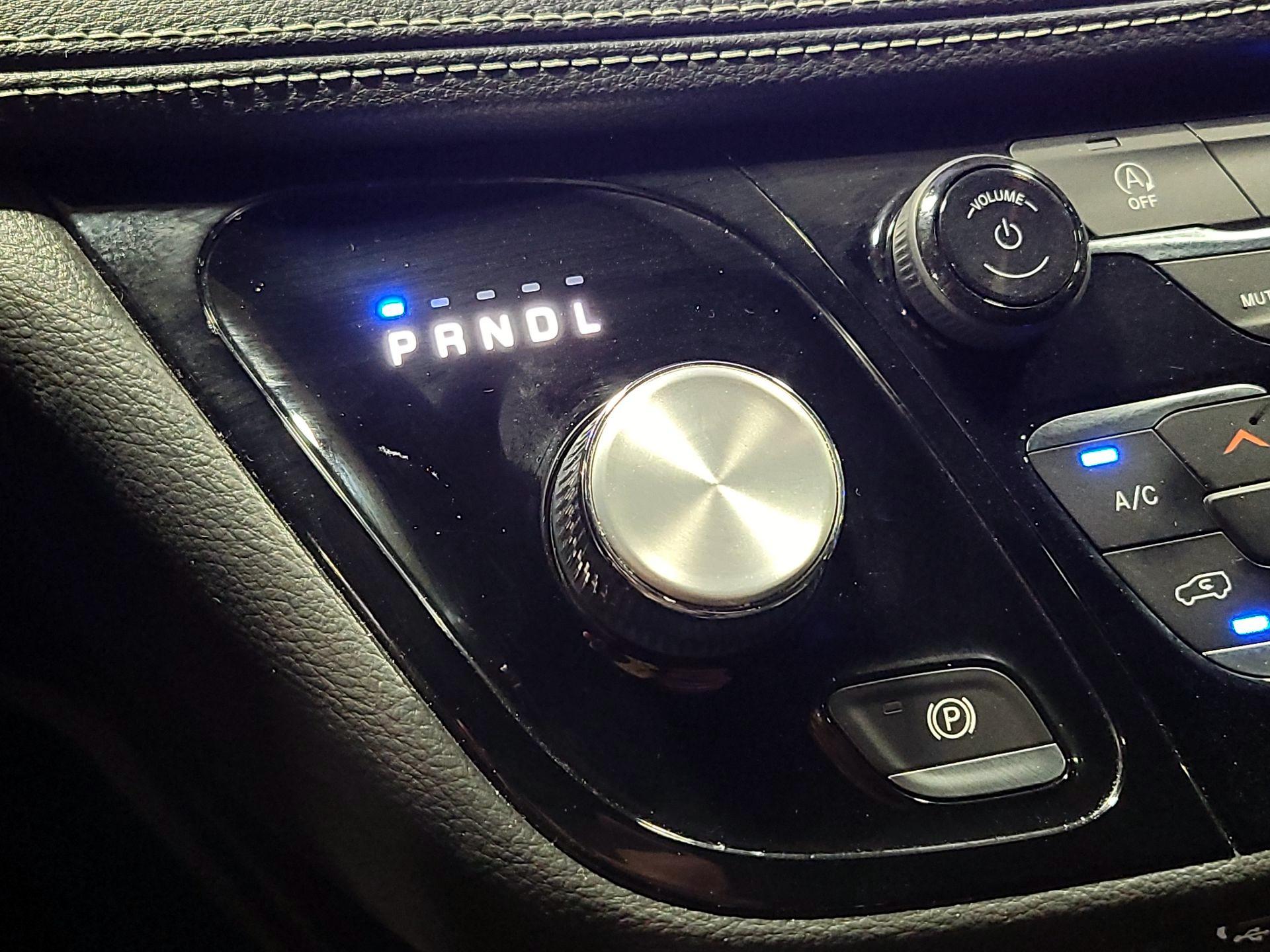 Thumbnail: 2022 Chrysler Pacifica - 17