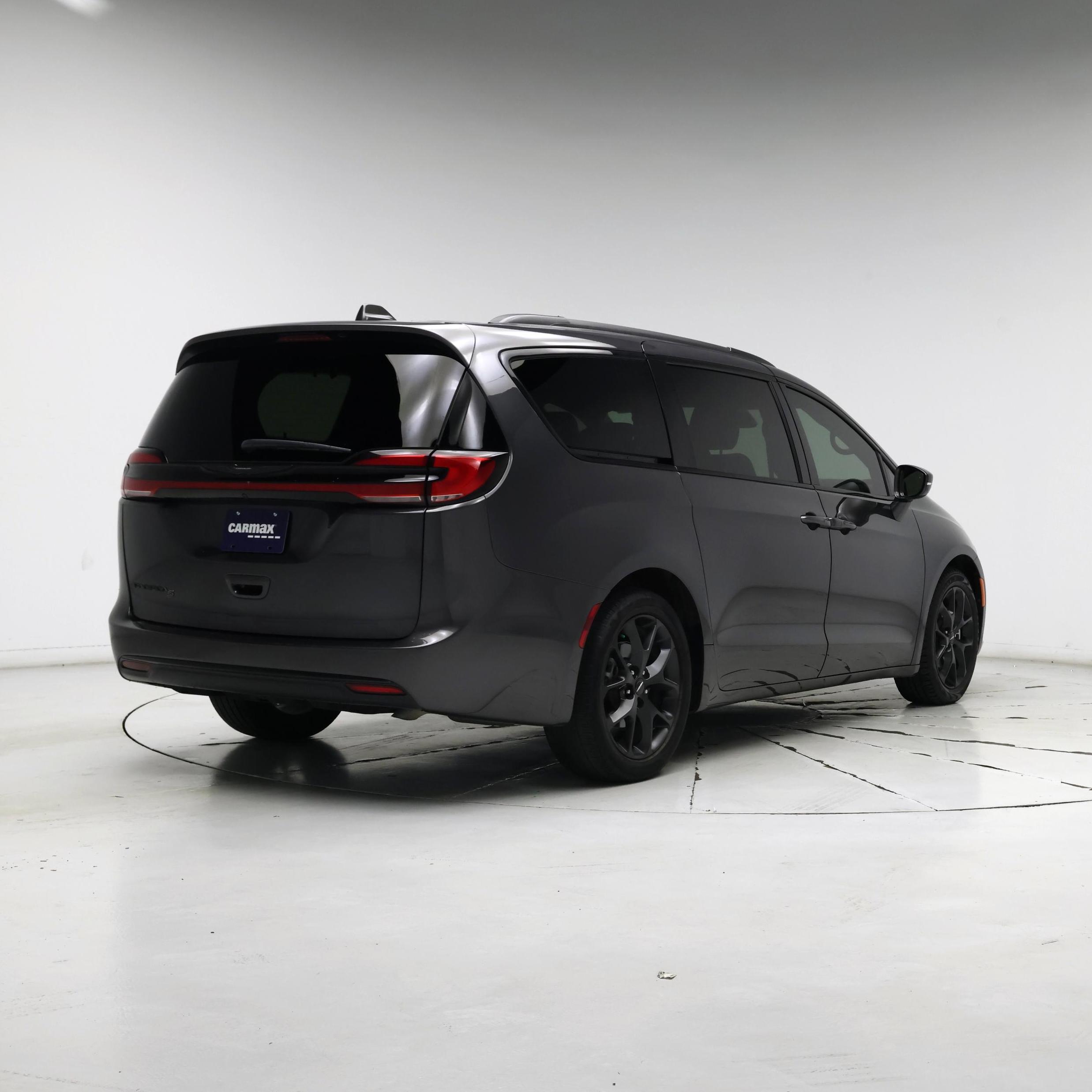 Thumbnail: 2022 Chrysler Pacifica - 8