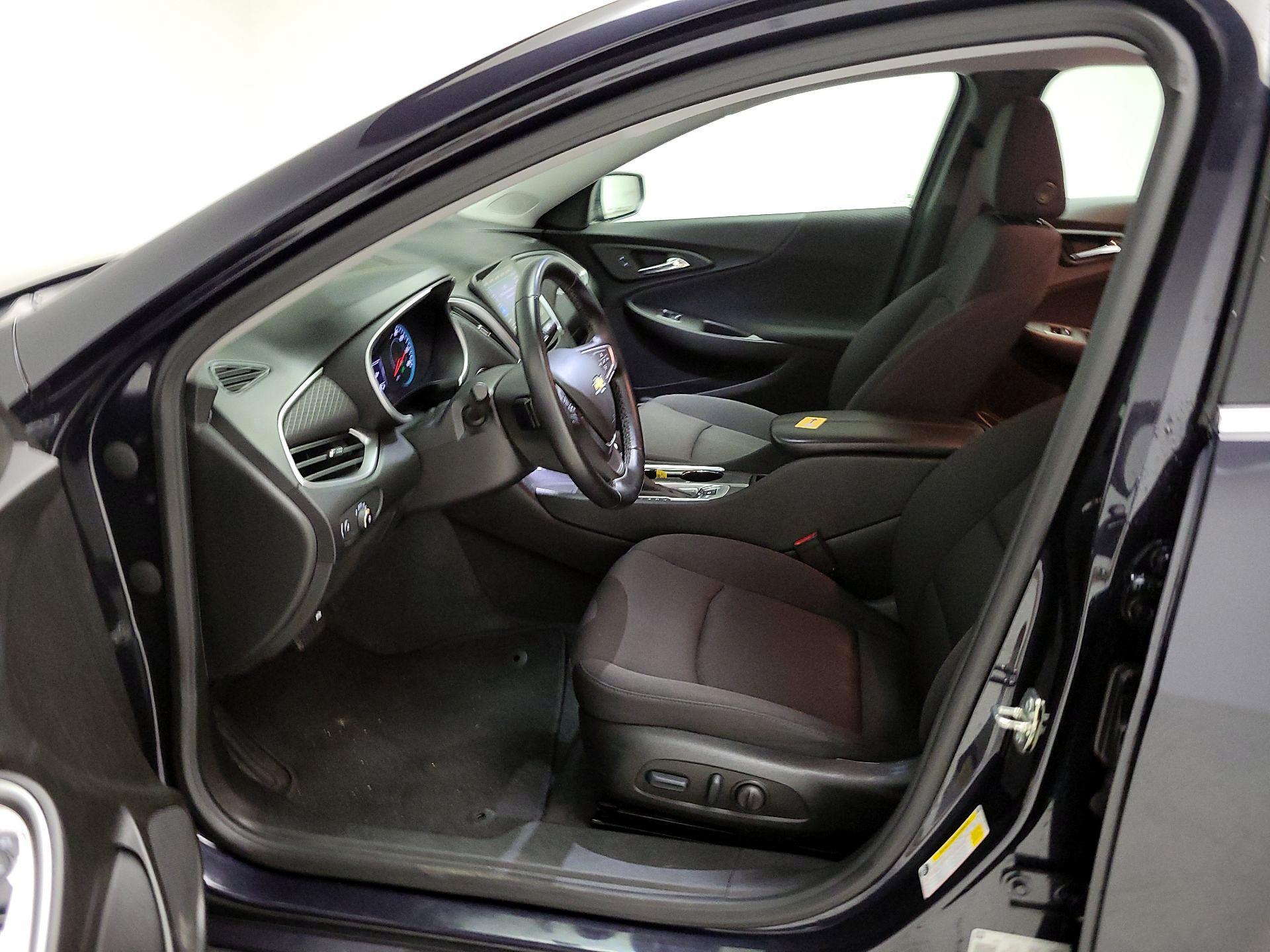 Thumbnail: 2023 Chevrolet Malibu - 11