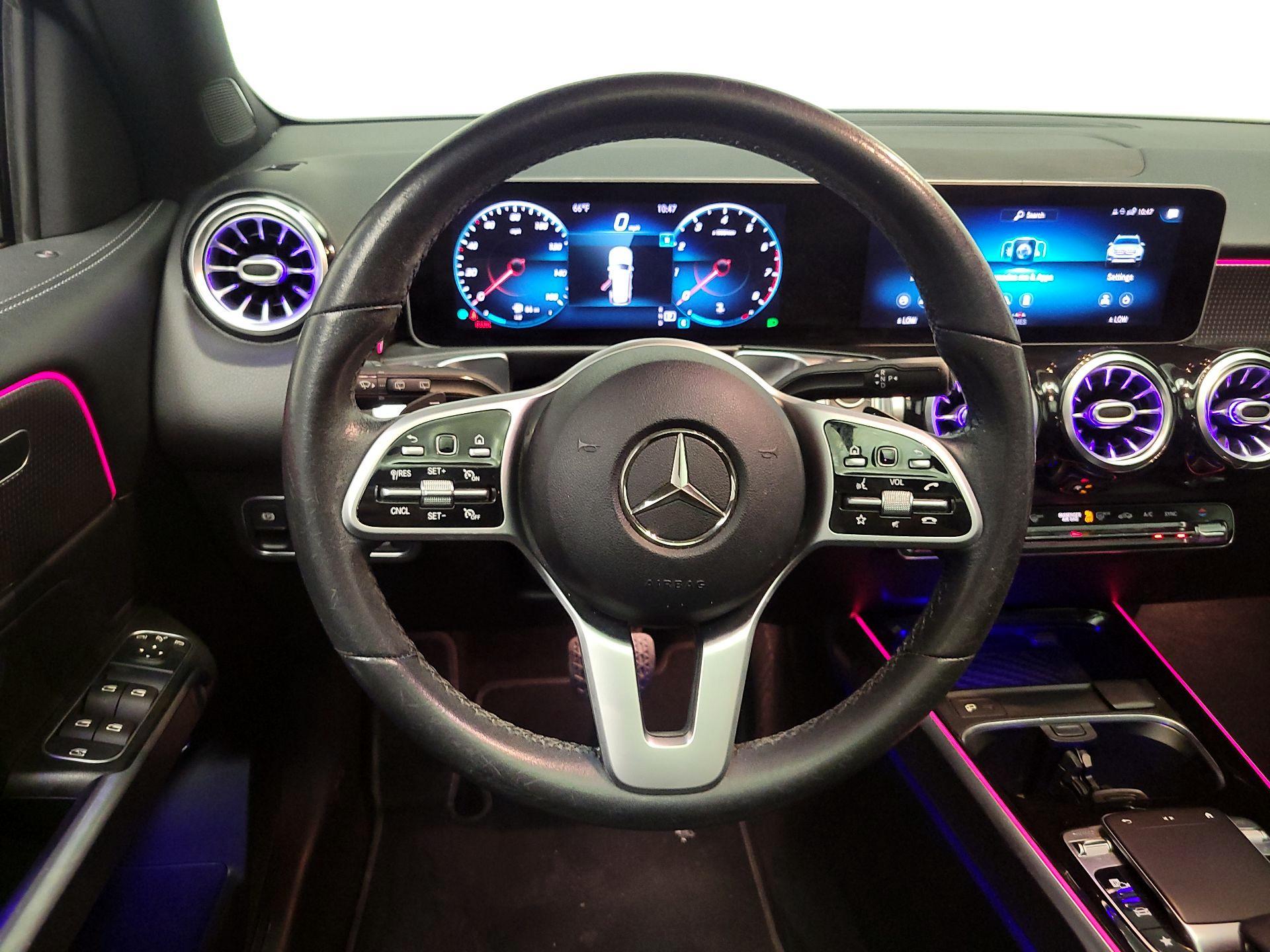 Thumbnail: 2020 Mercedes-Benz GLB - 10