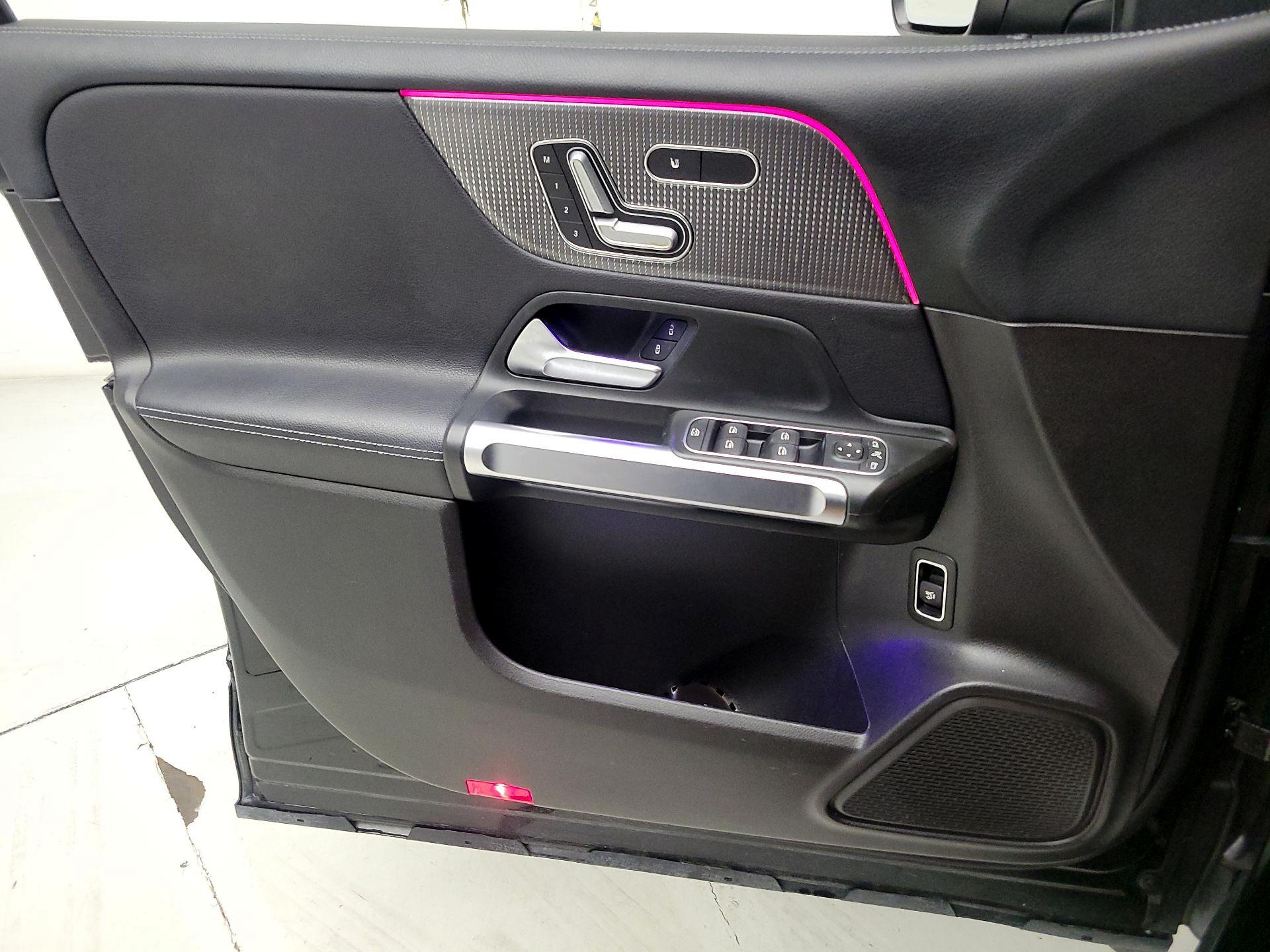 Thumbnail: 2020 Mercedes-Benz GLB - 12