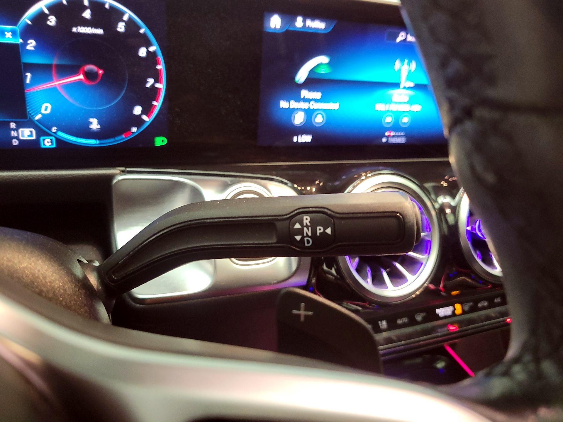 Thumbnail: 2020 Mercedes-Benz GLB - 16