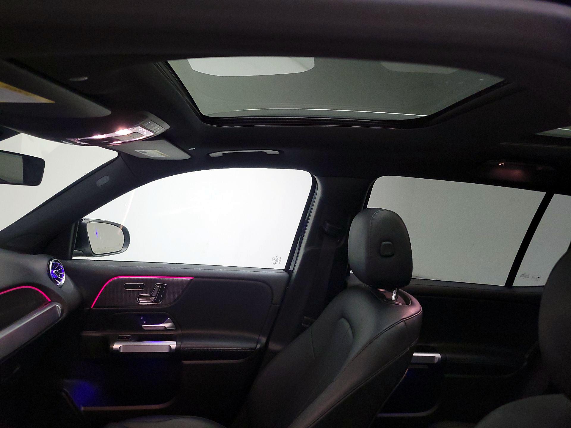 Thumbnail: 2020 Mercedes-Benz GLB - 18