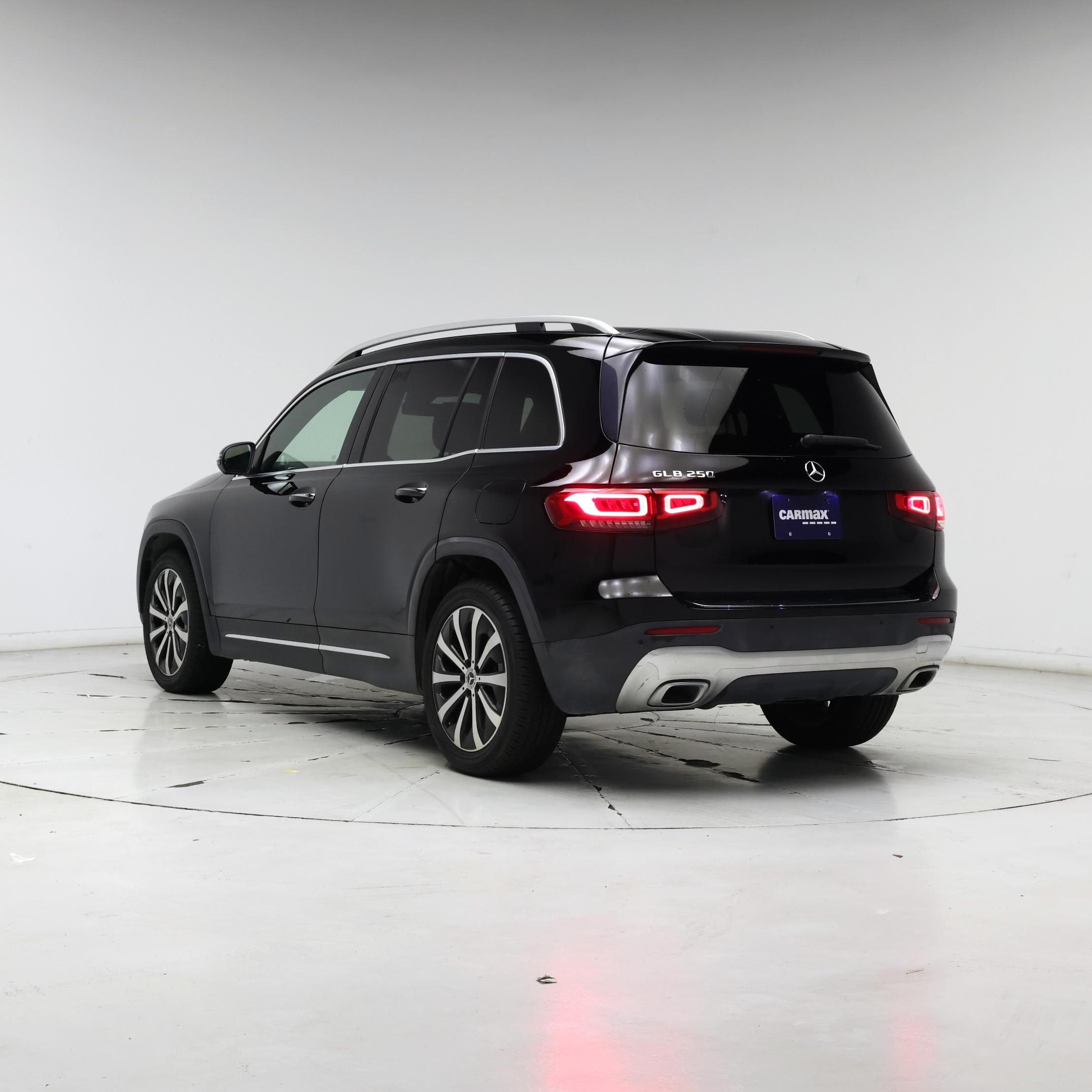 Thumbnail: 2020 Mercedes-Benz GLB - 2