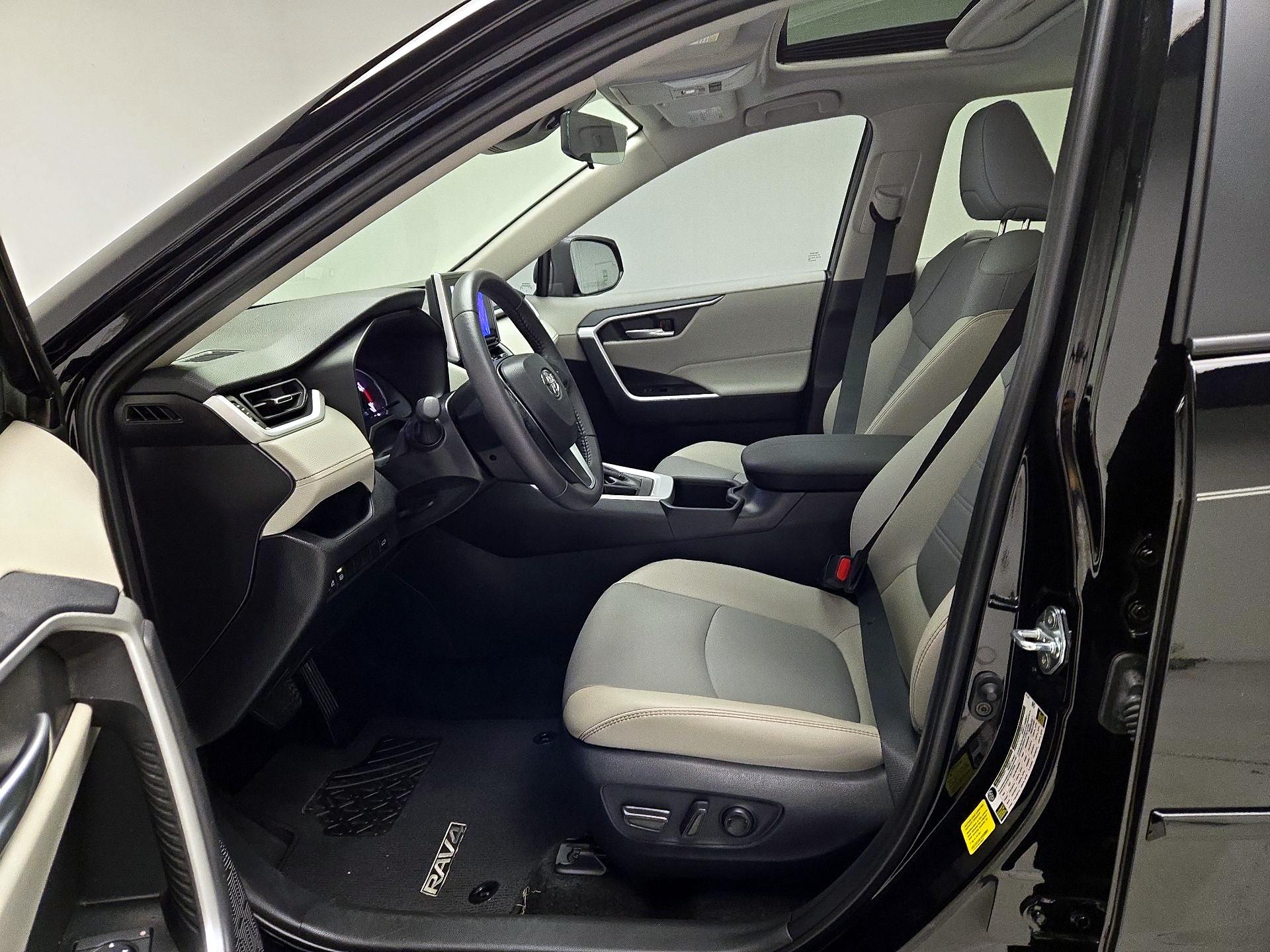 Thumbnail: 2025 Toyota RAV4 - 11