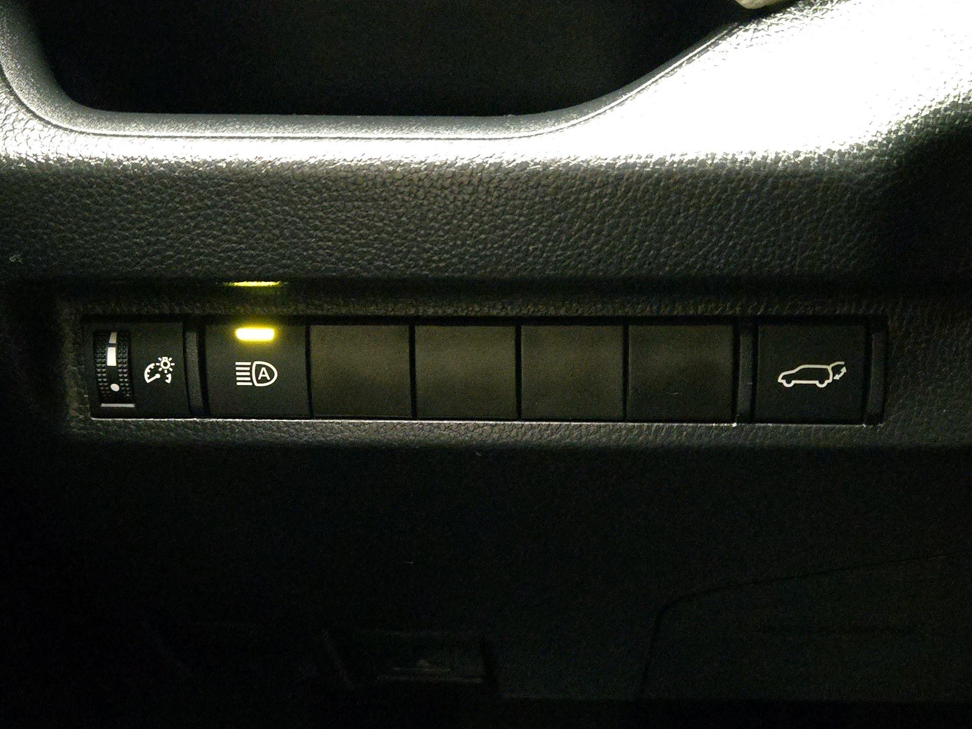 Thumbnail: 2025 Toyota RAV4 - 13