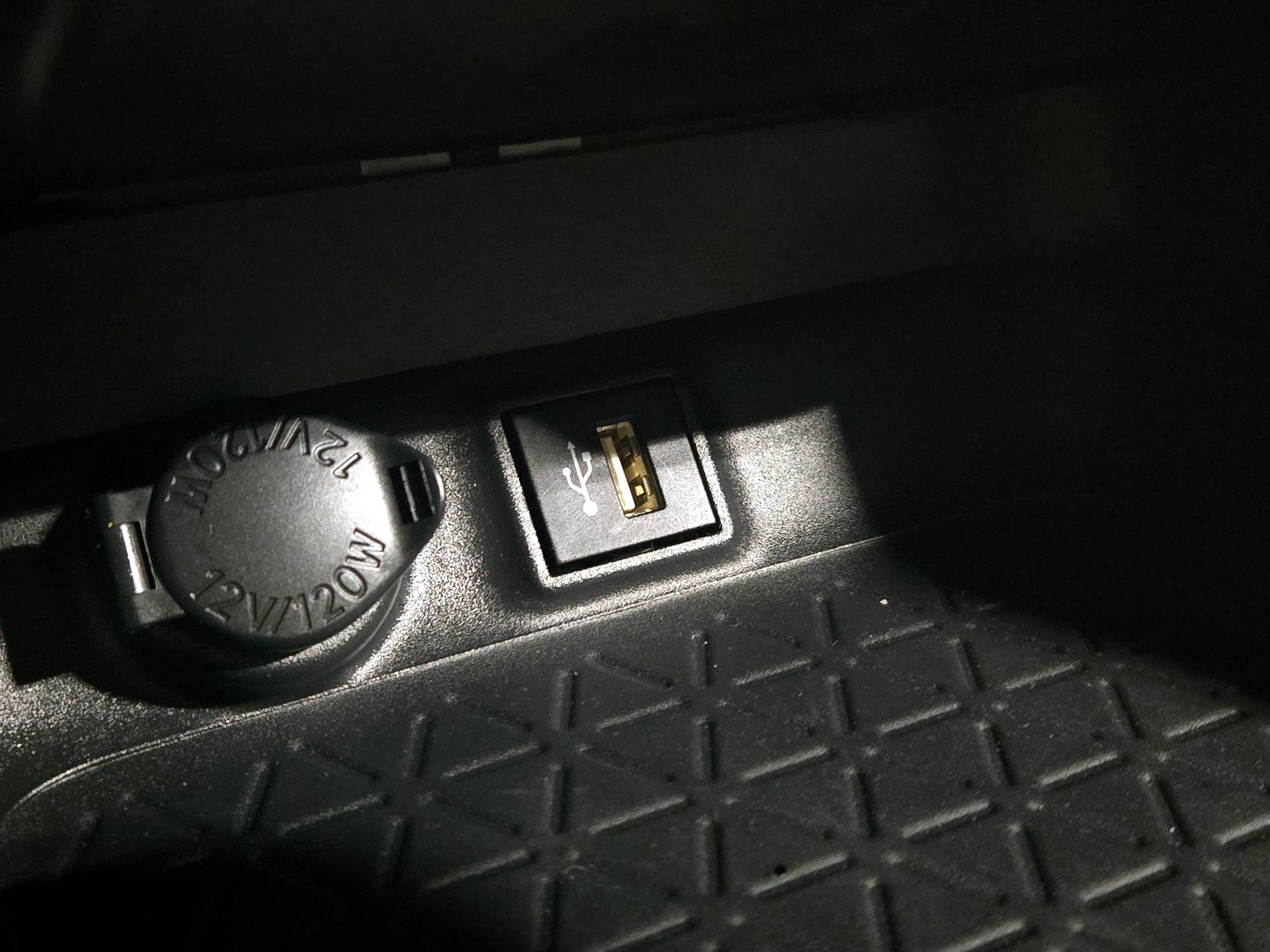 Thumbnail: 2025 Toyota RAV4 - 18