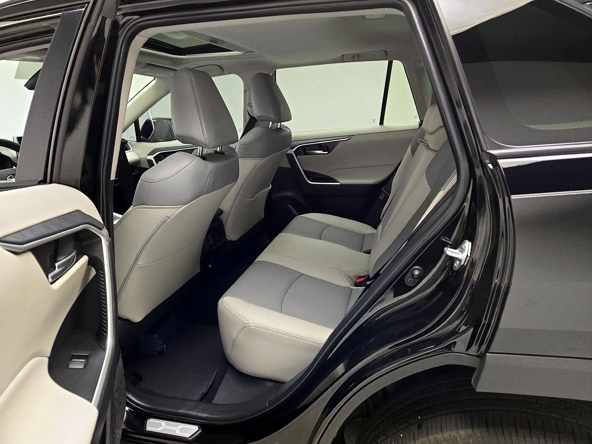 Thumbnail: 2025 Toyota RAV4 - 20