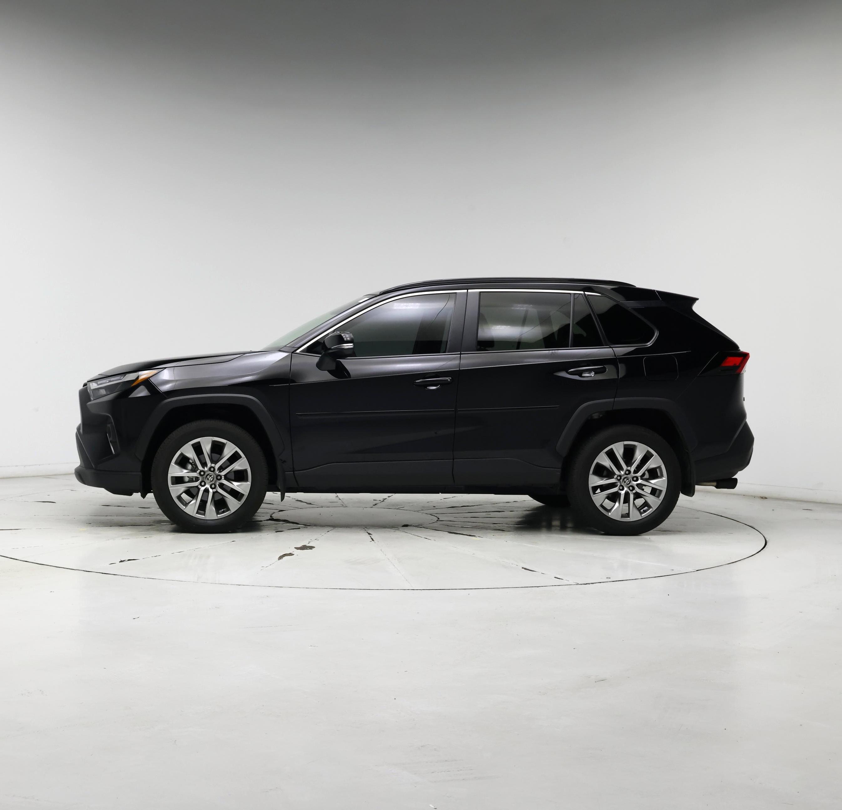 Thumbnail: 2025 Toyota RAV4 - 3