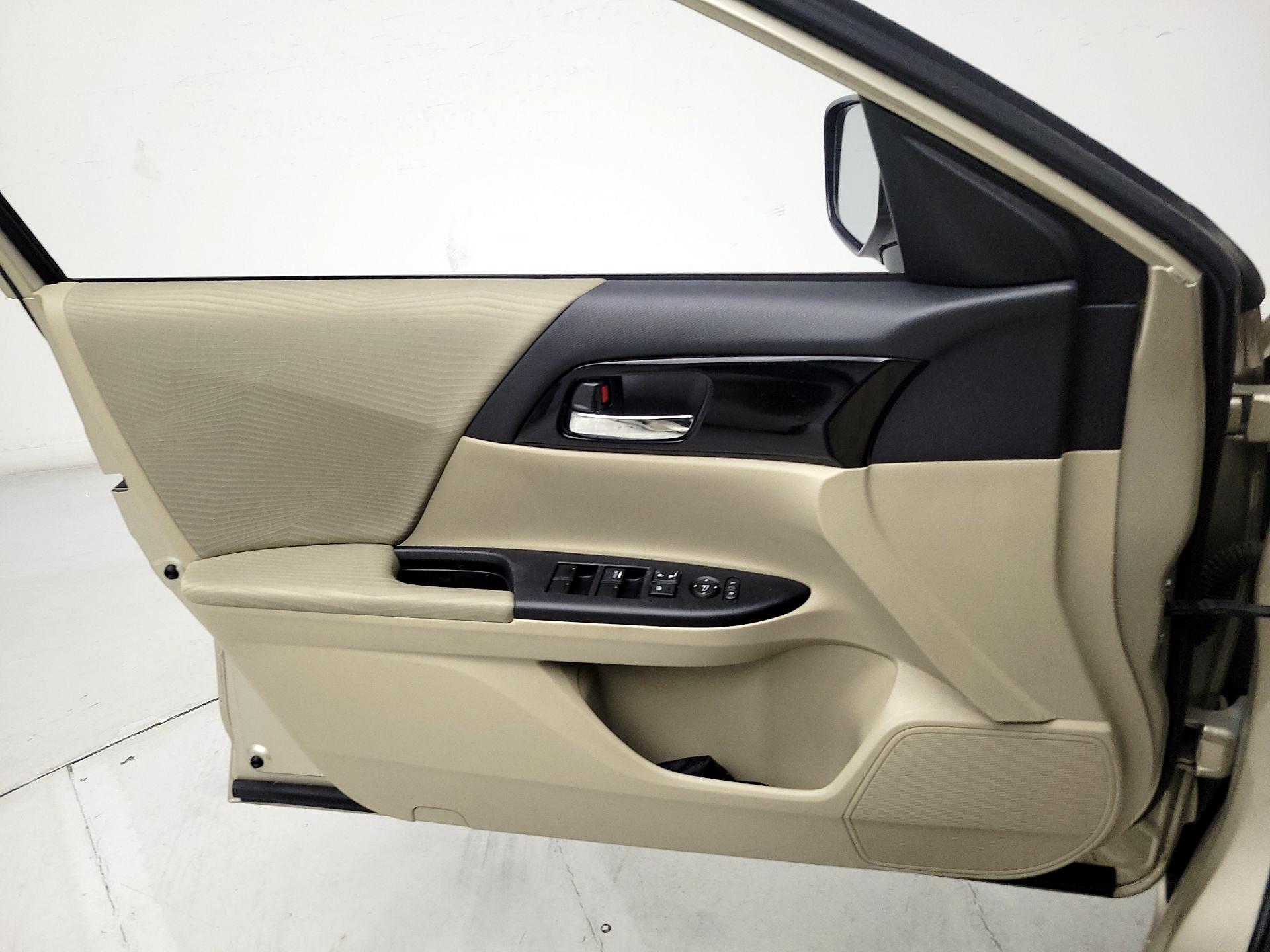 Thumbnail: 2017 Honda Accord - 12