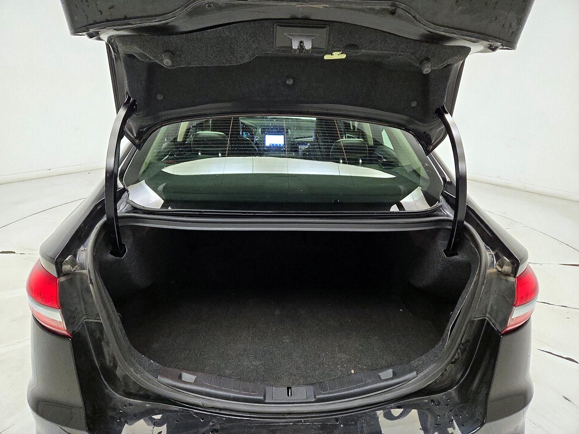 Thumbnail: 2020 Ford Fusion - 20