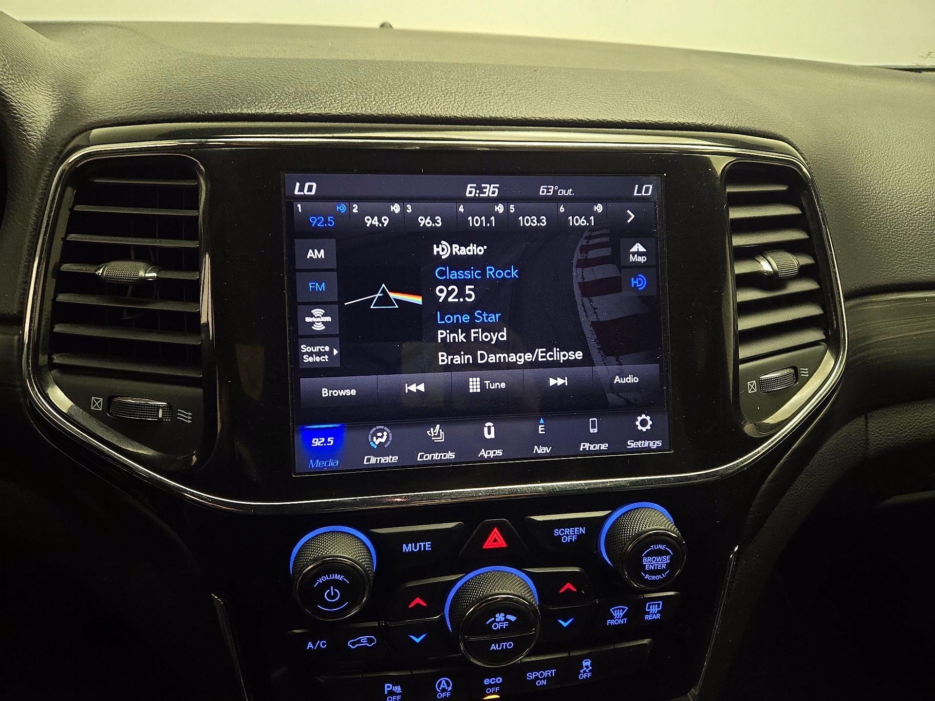 Thumbnail: 2021 Jeep Grand Cherokee - 16