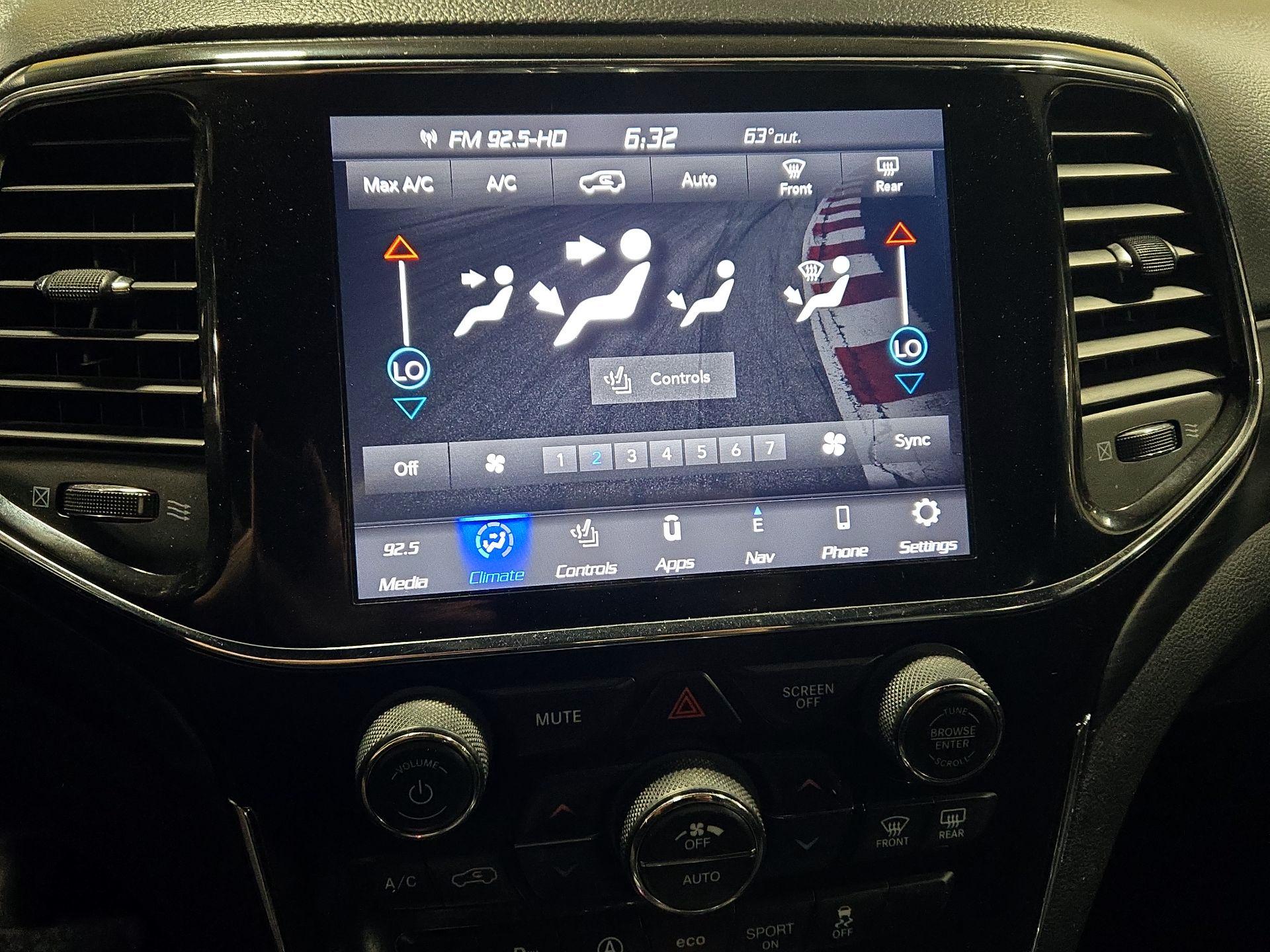 Thumbnail: 2021 Jeep Grand Cherokee - 17