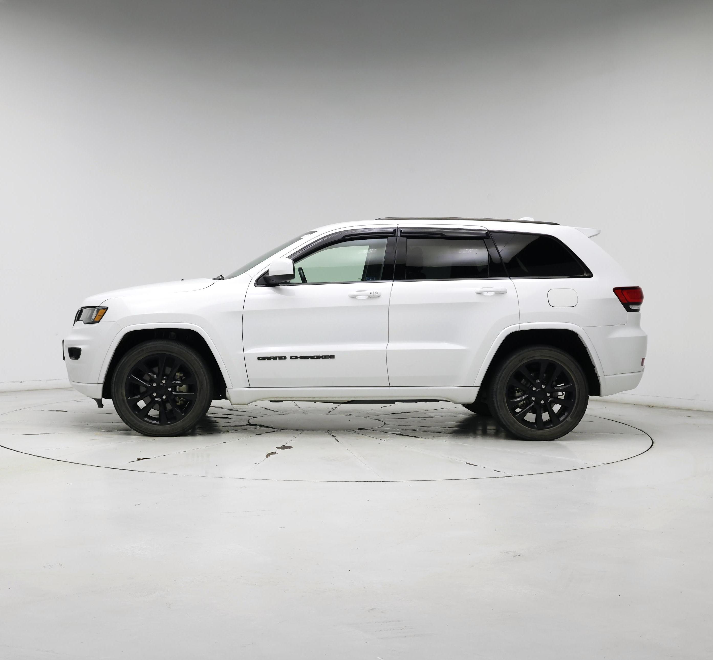 Thumbnail: 2021 Jeep Grand Cherokee - 3