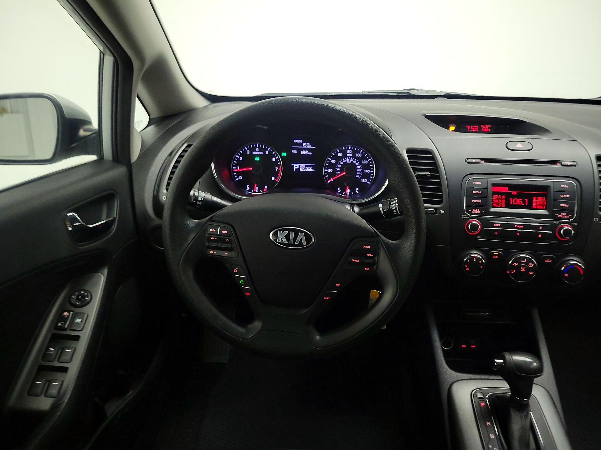 Thumbnail: 2015 Kia Forte - 10
