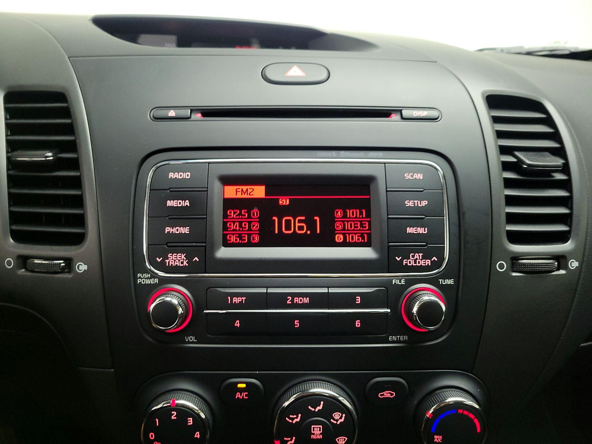 Thumbnail: 2015 Kia Forte - 14