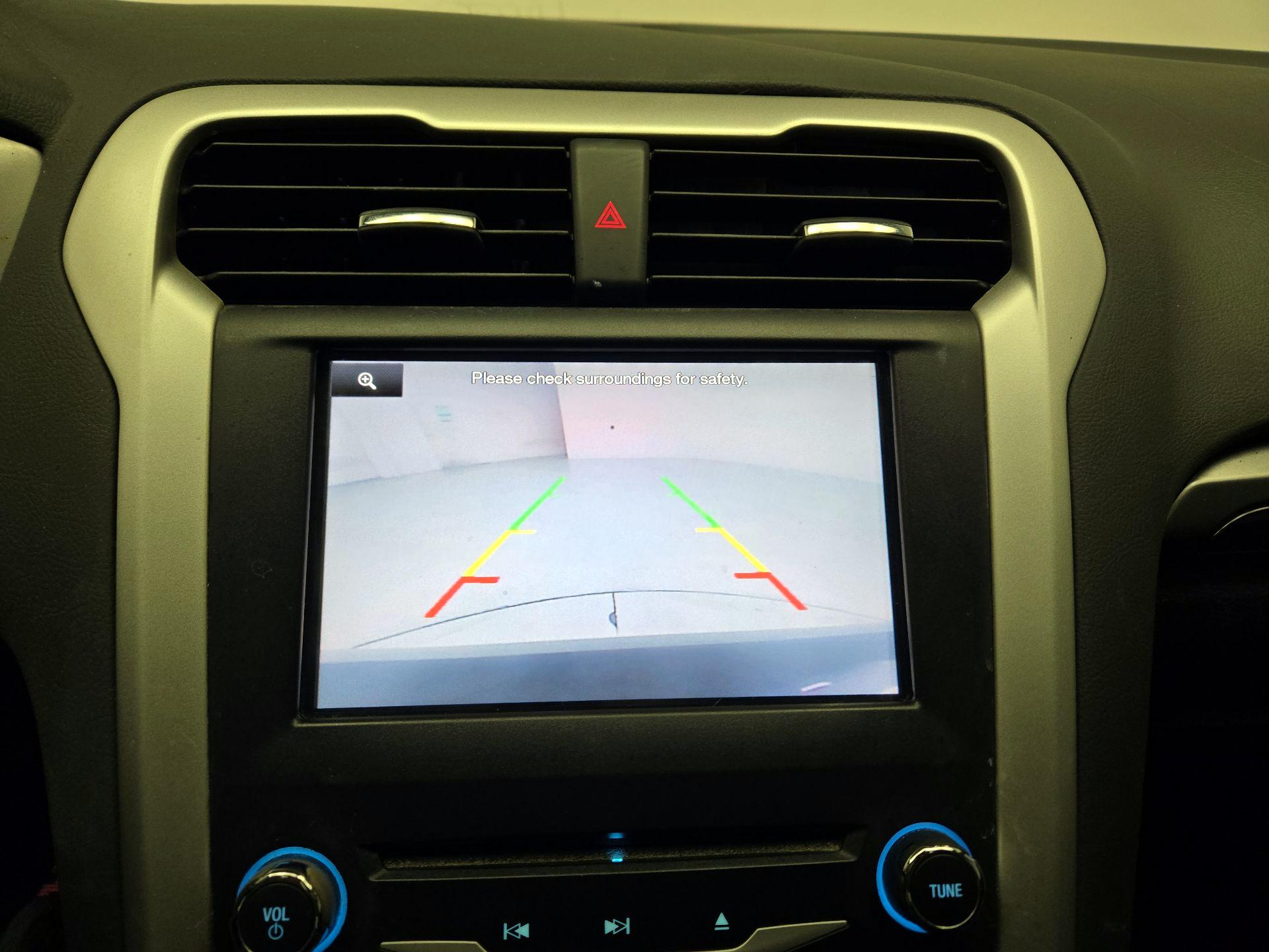 Thumbnail: 2015 Ford Fusion - 14