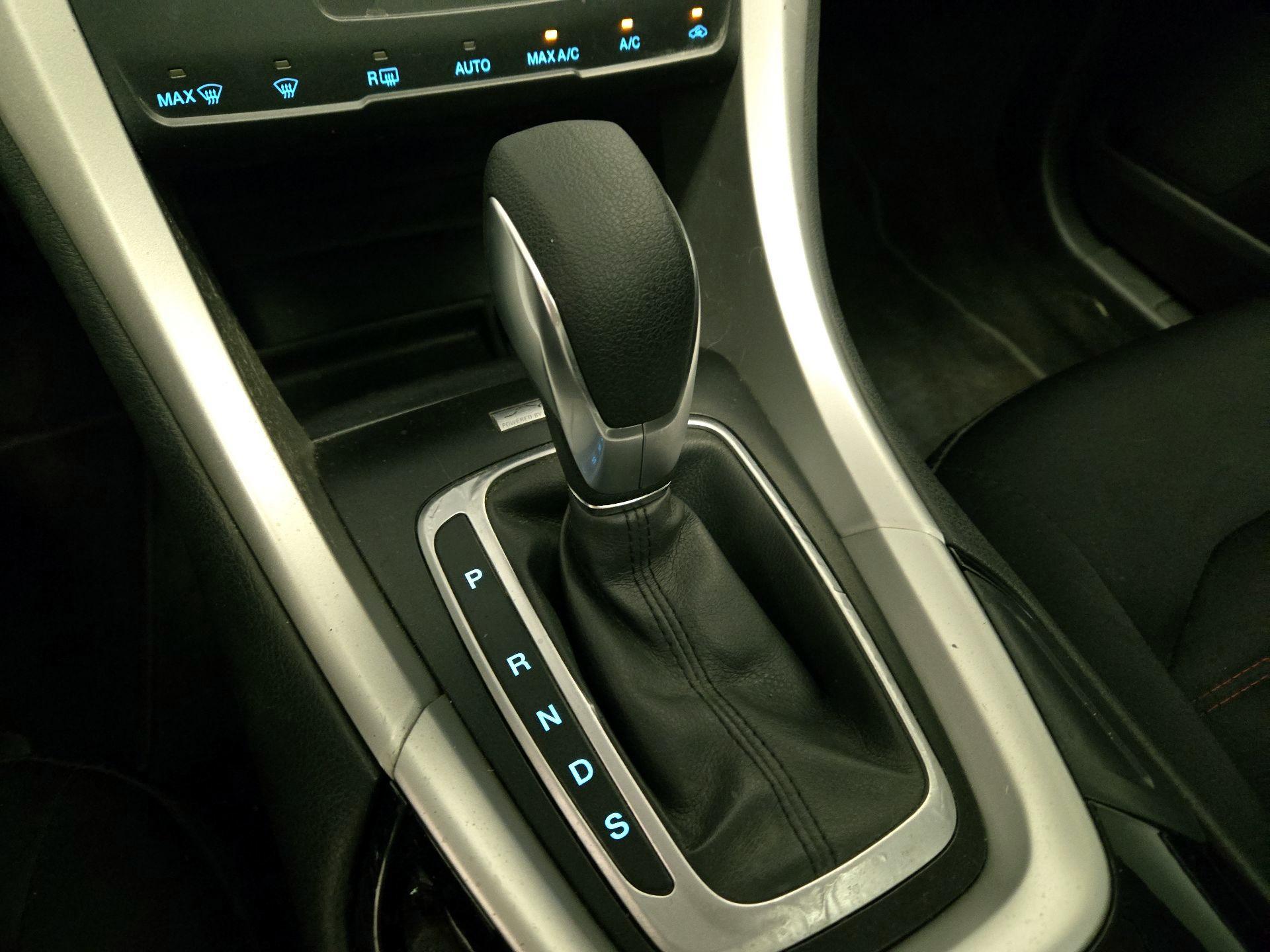 Thumbnail: 2015 Ford Fusion - 17