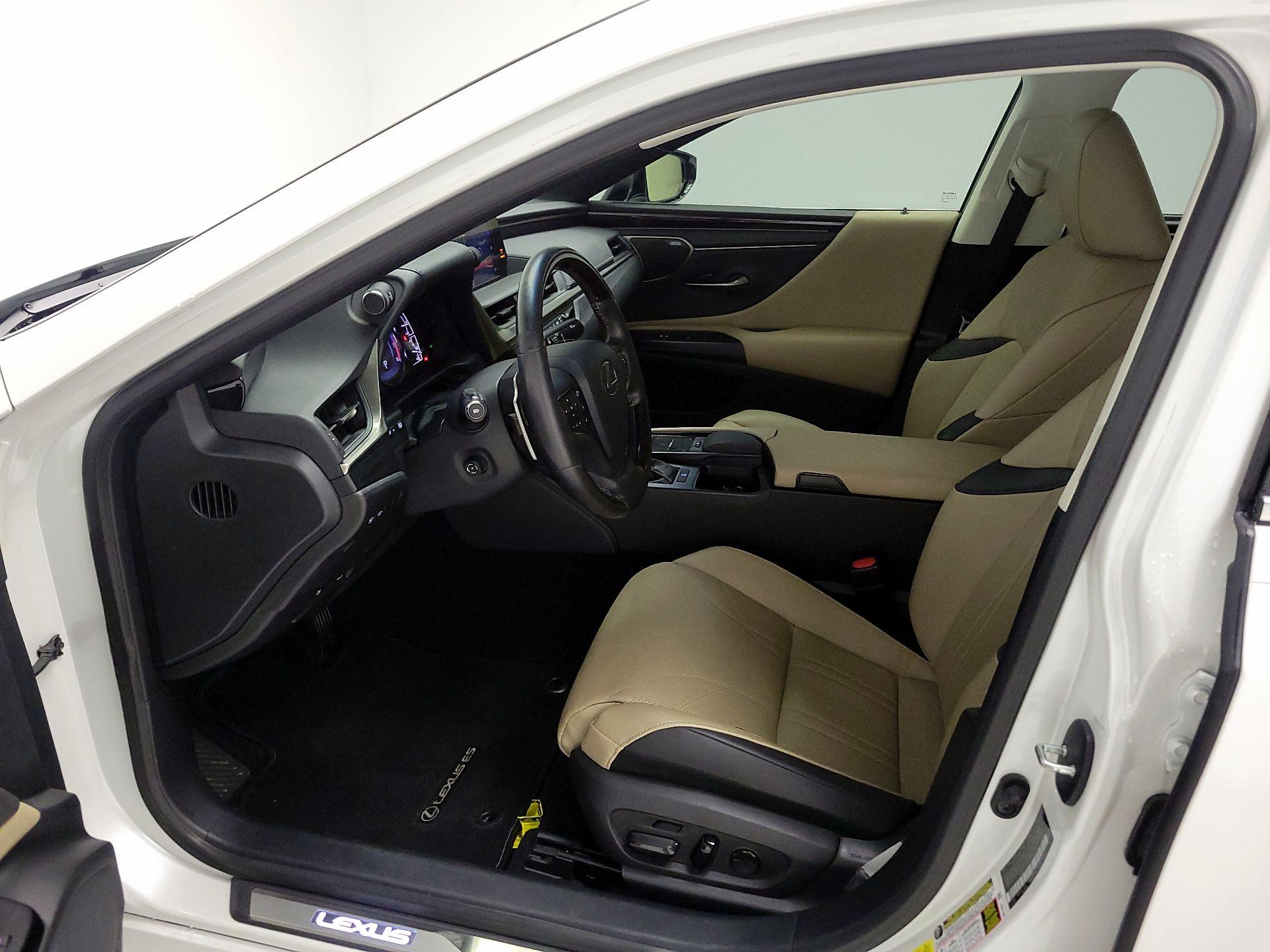 Thumbnail: 2021 Lexus ES - 11
