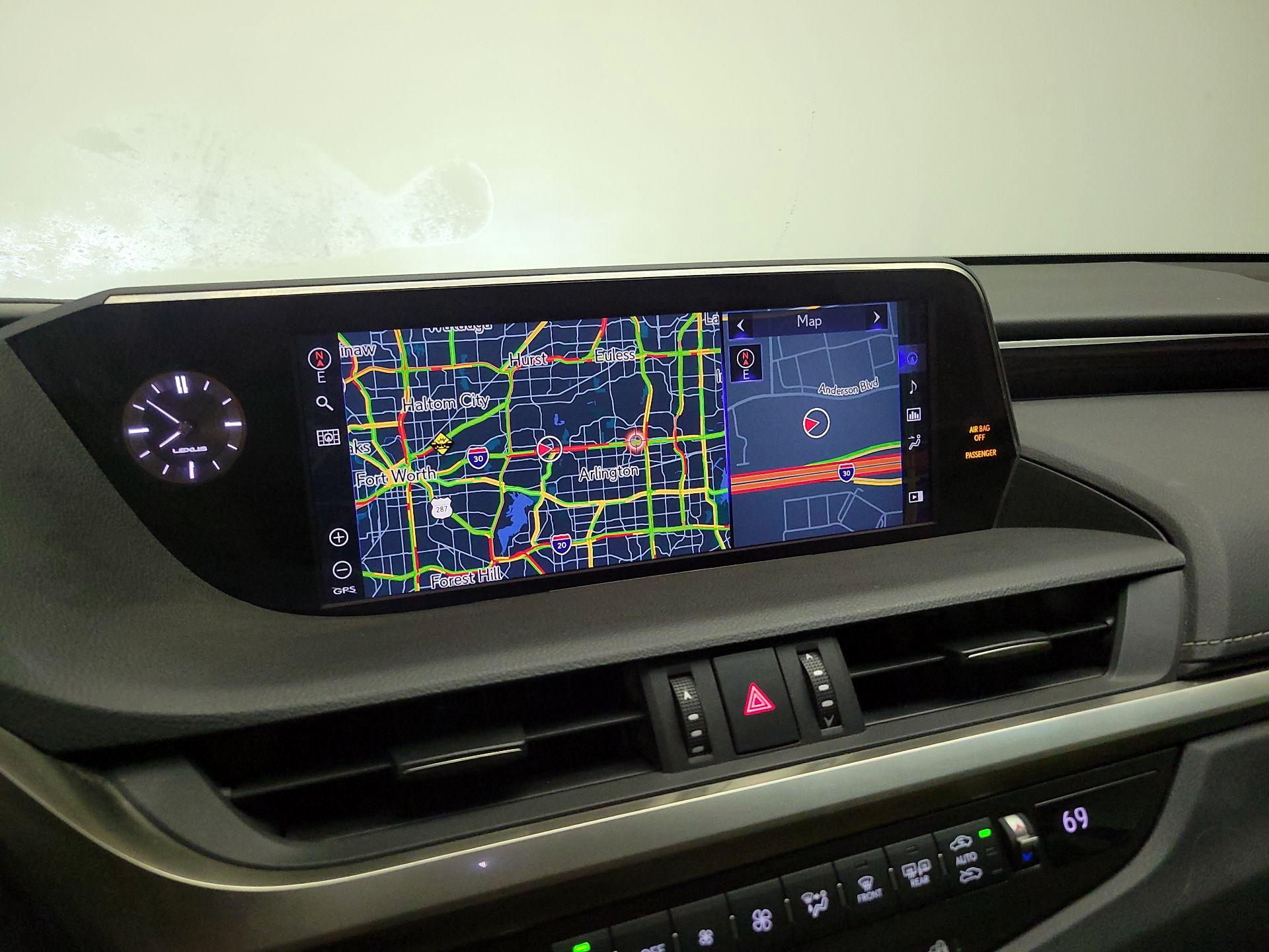 Thumbnail: 2021 Lexus ES - 14