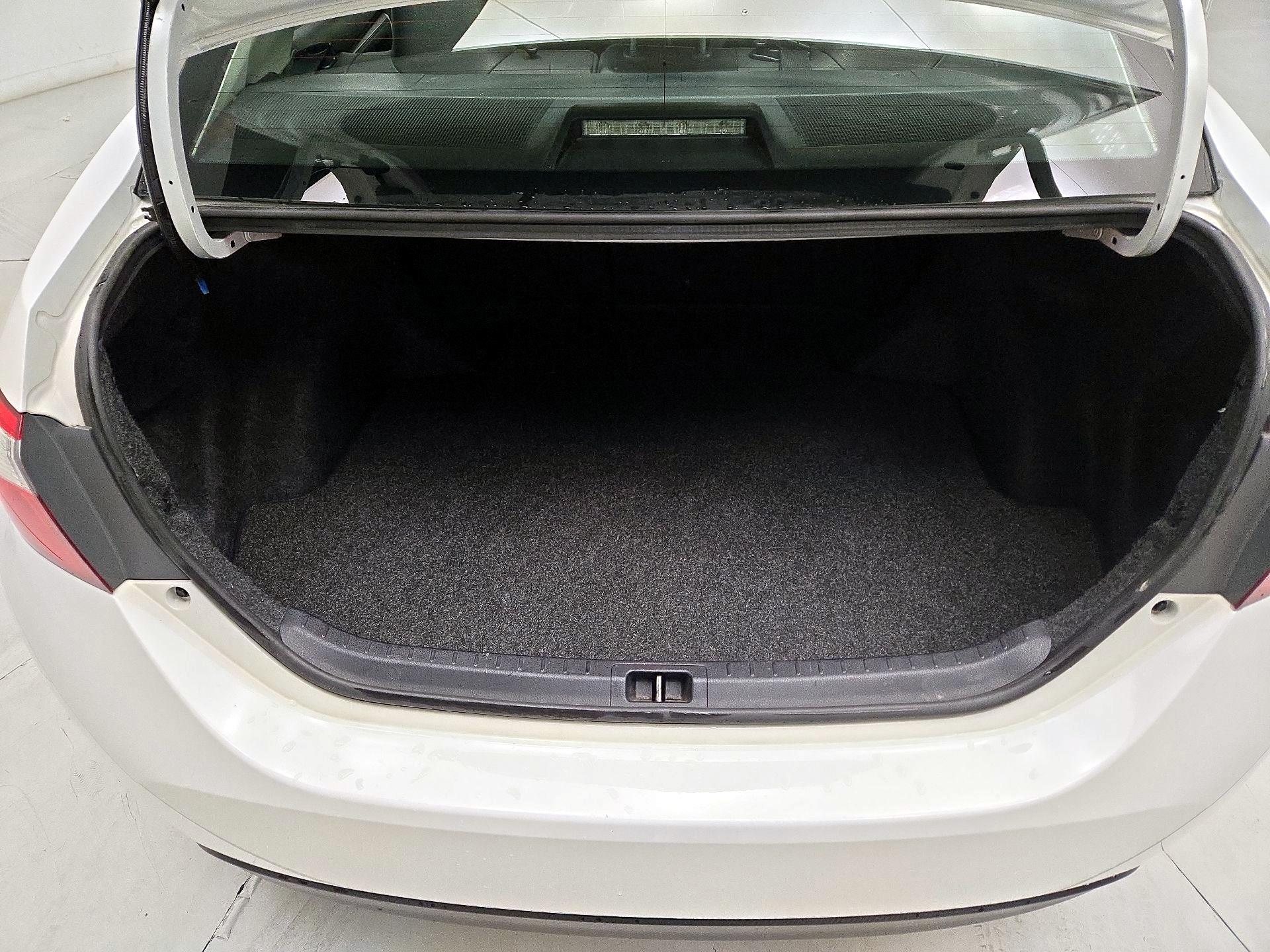 Thumbnail: 2015 Toyota Corolla - 20