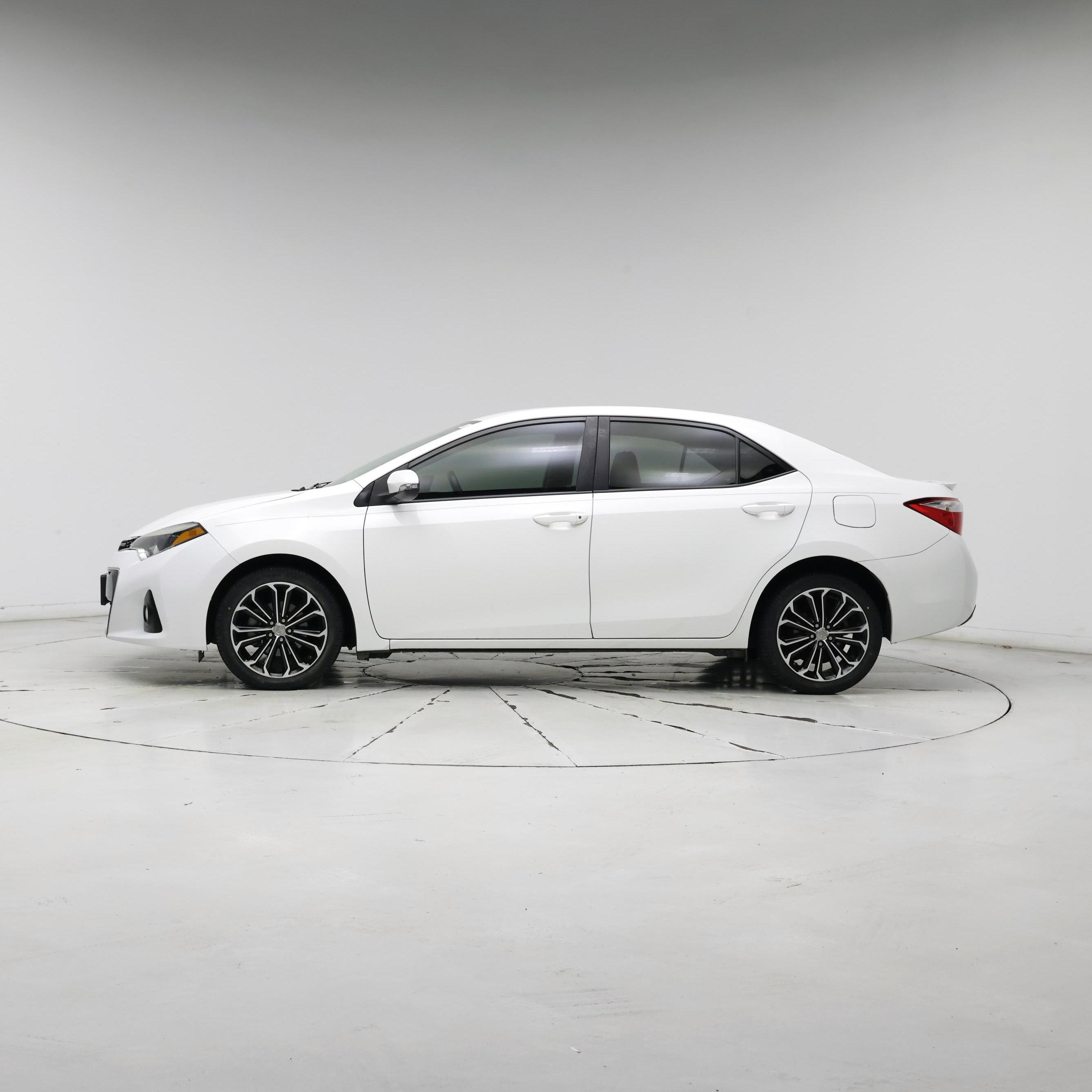 Thumbnail: 2015 Toyota Corolla - 3